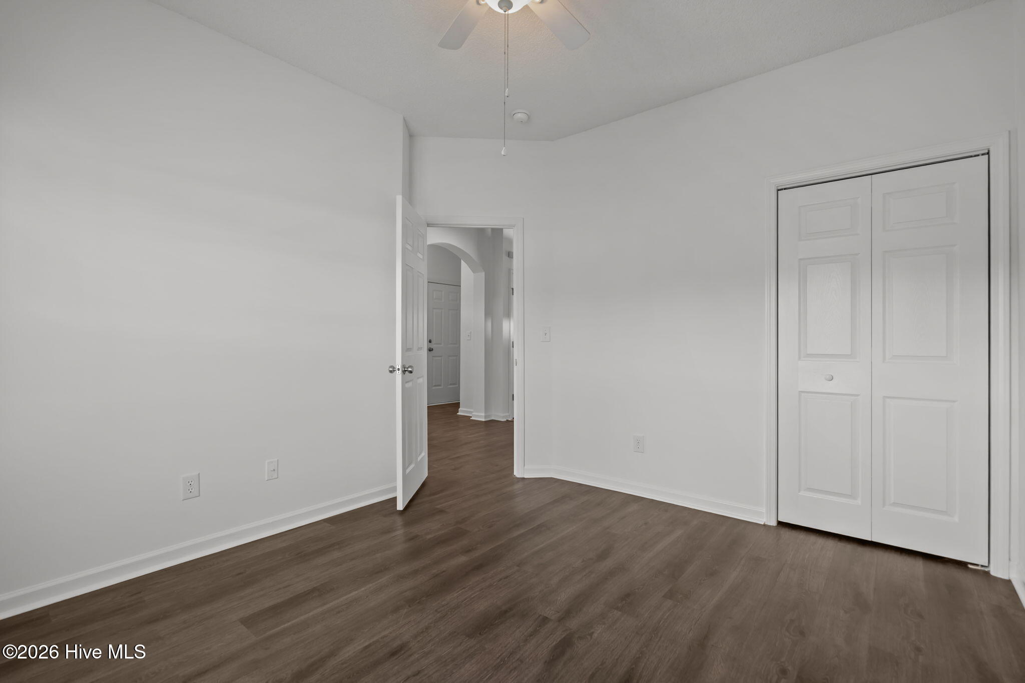 100549107 | Photo 35