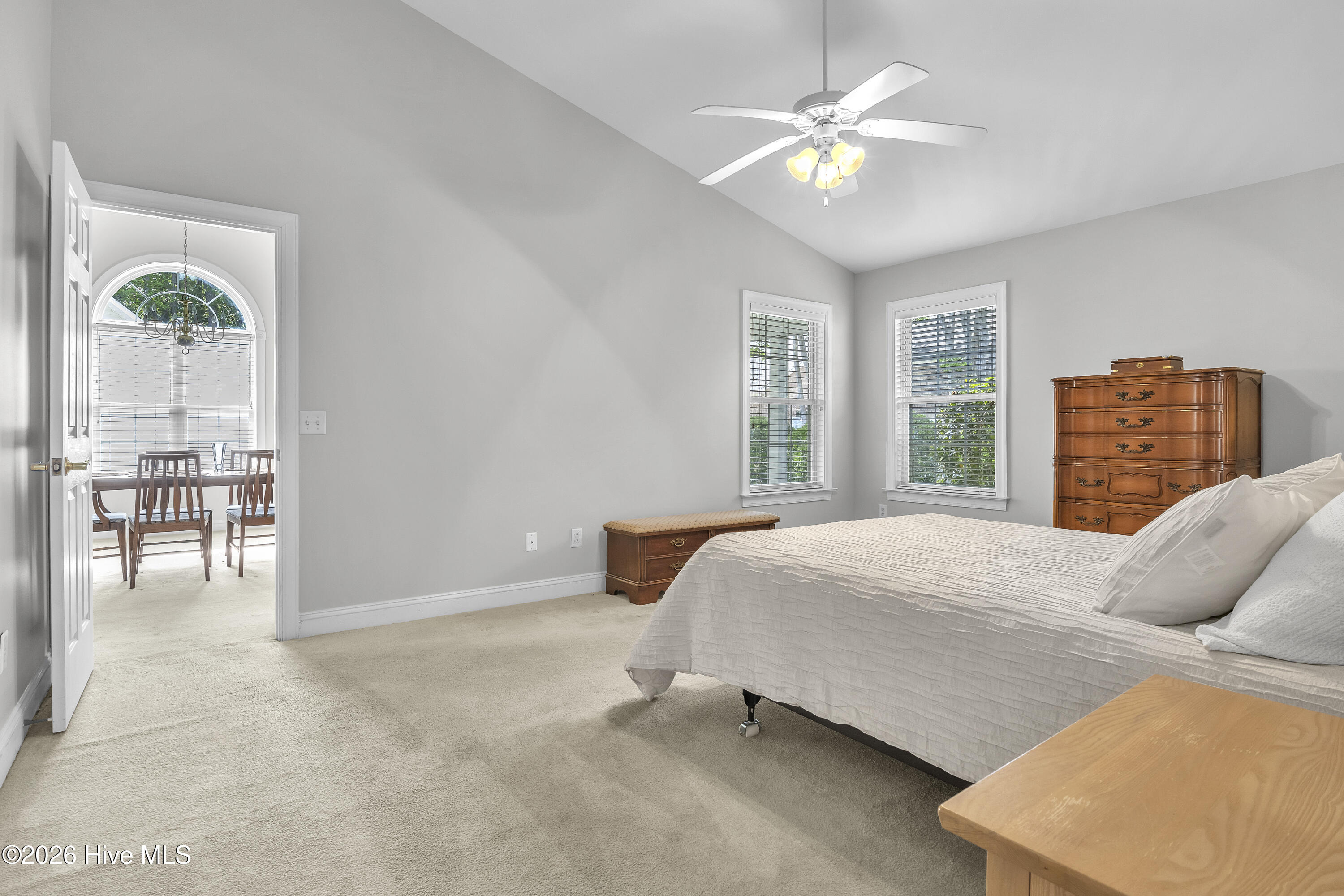 100567649 | Photo 21