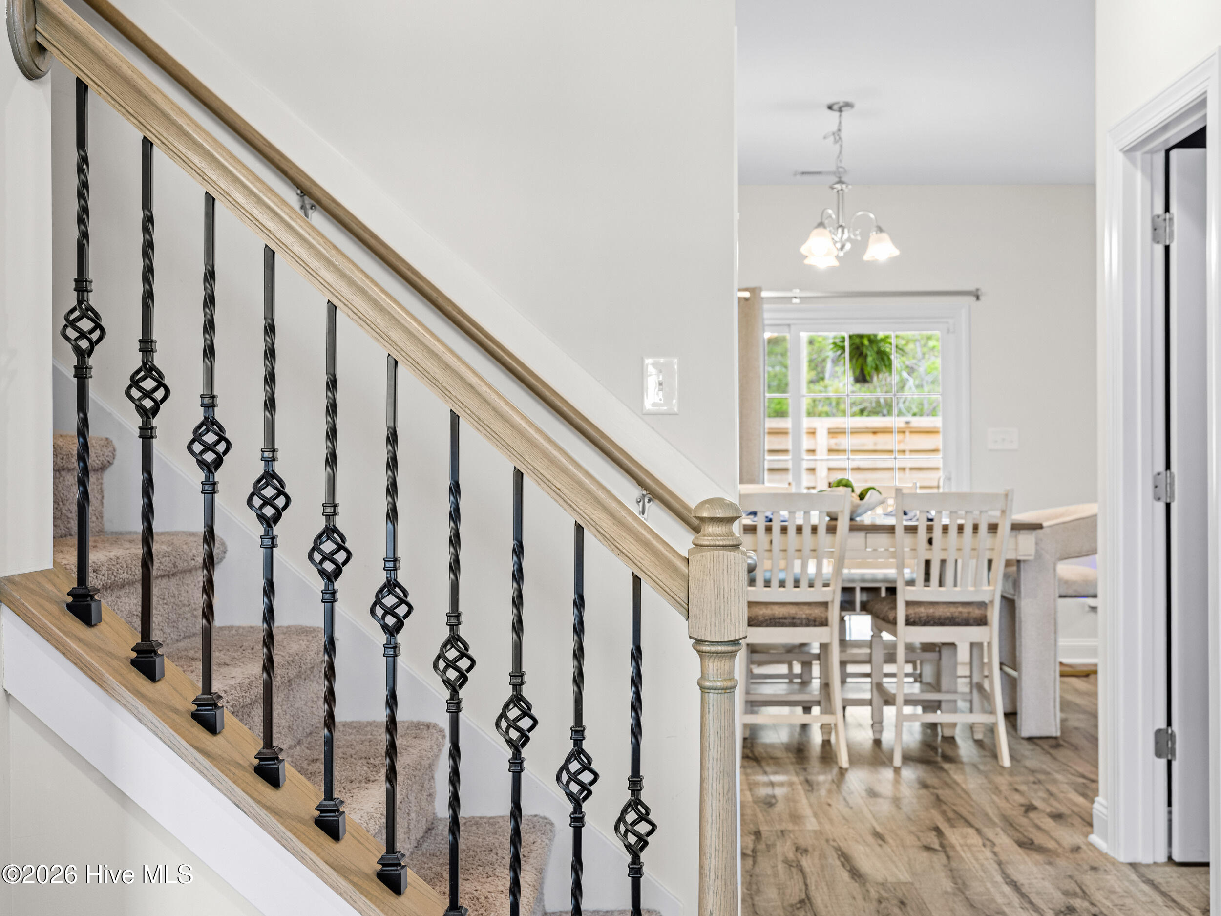 100569509 | Photo 33