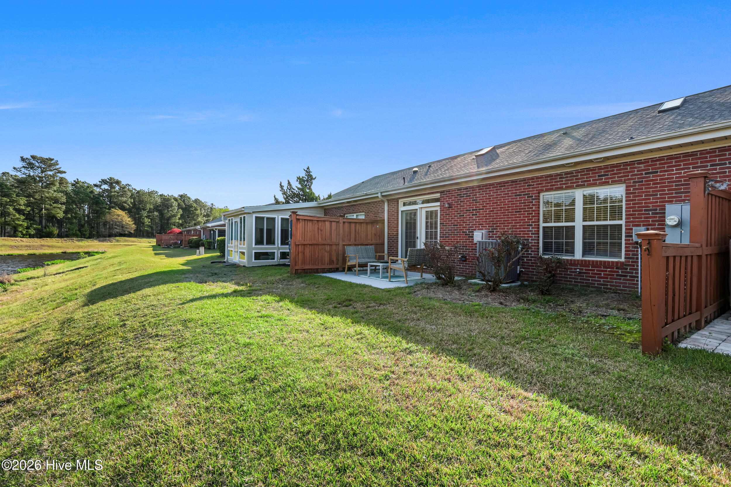 100552325 | Photo 55