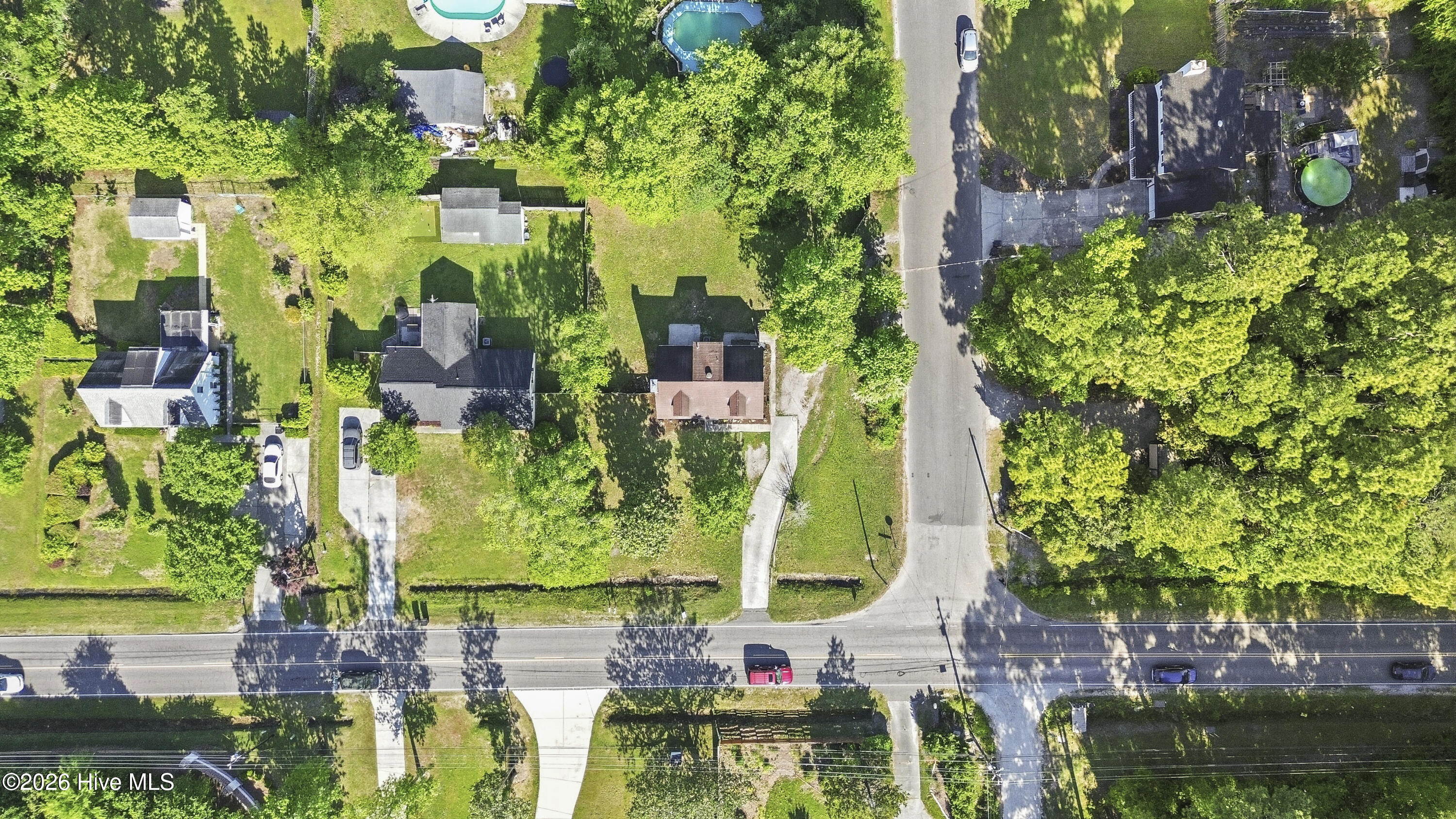 100568902 | Photo 51