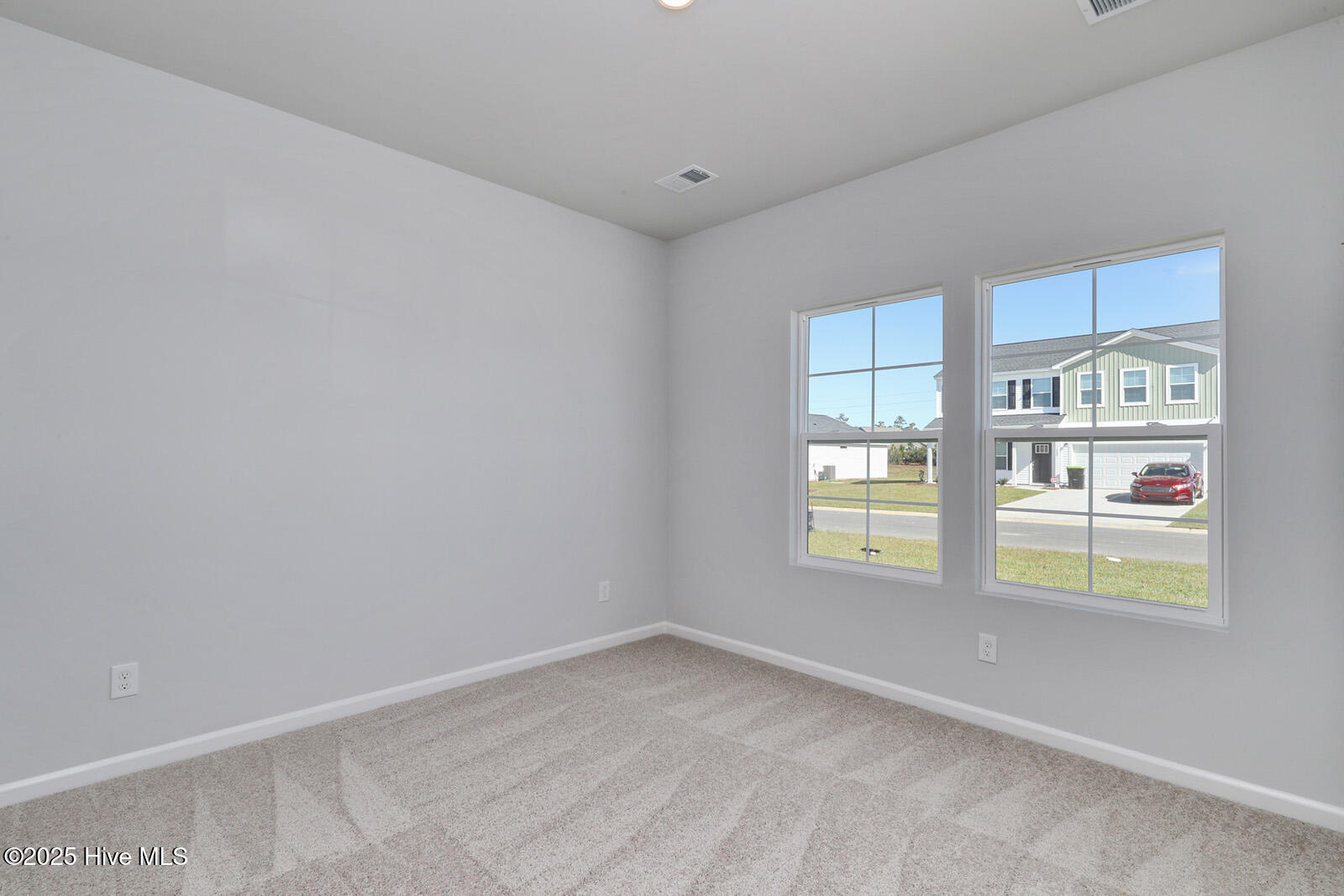 100549689 | Photo 69