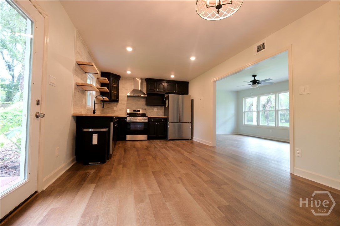 KITCHEN DINING ROOM COMBO