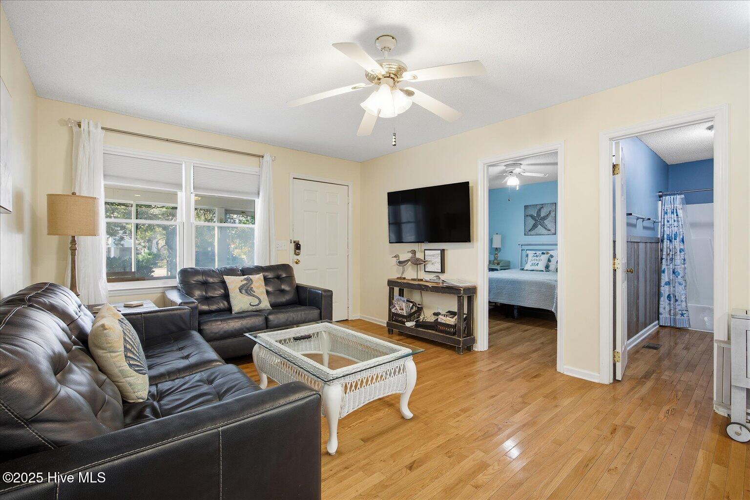 100546688 | Photo 18