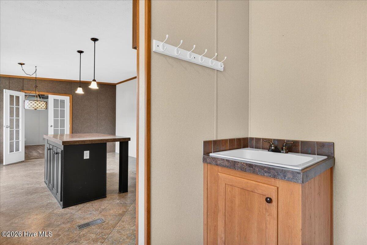 100553428 | Photo 38