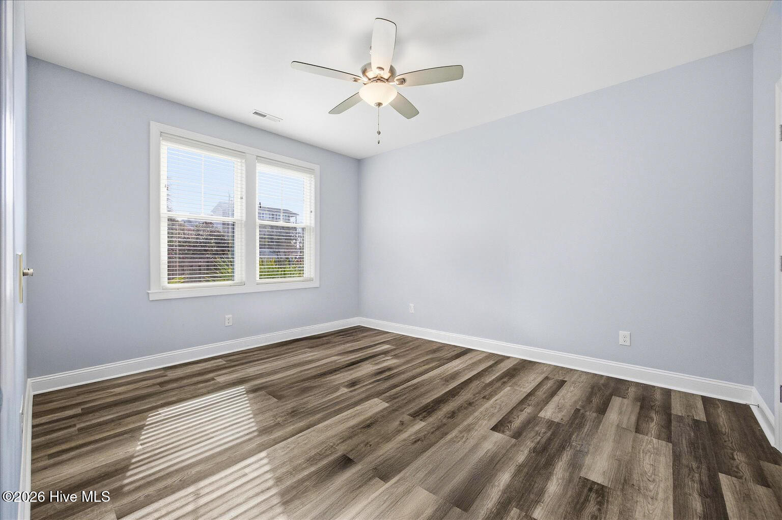 100559735 | Photo 23