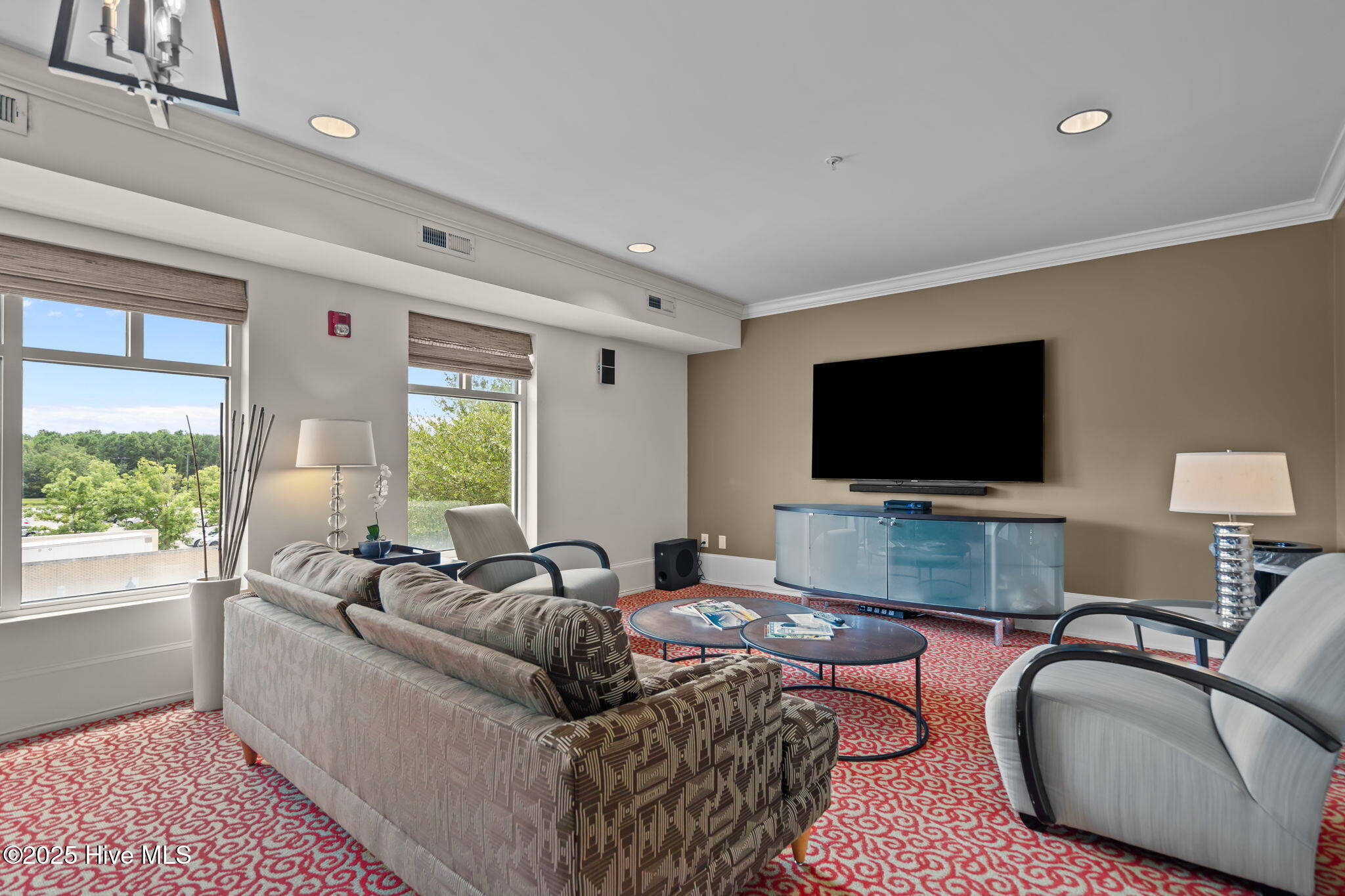 100525076 | Photo 52