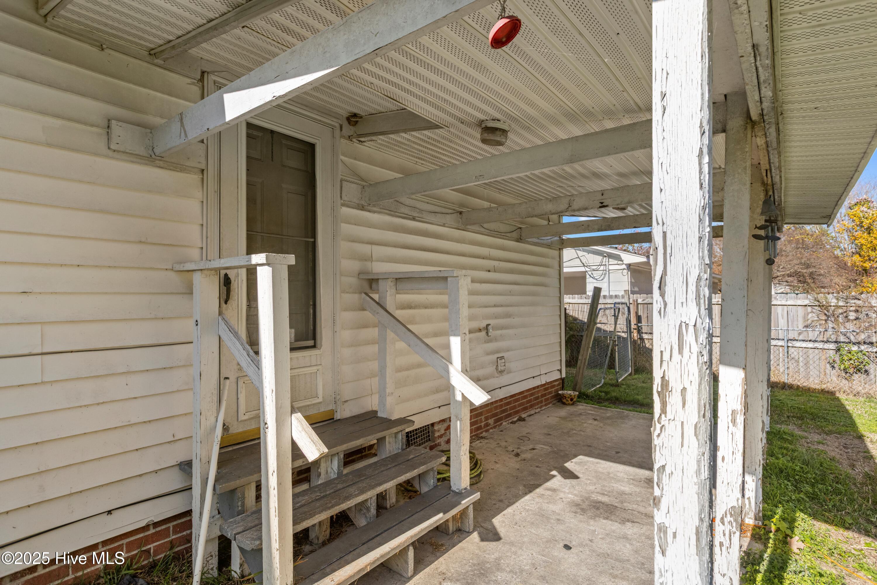 100543446 | Photo 23