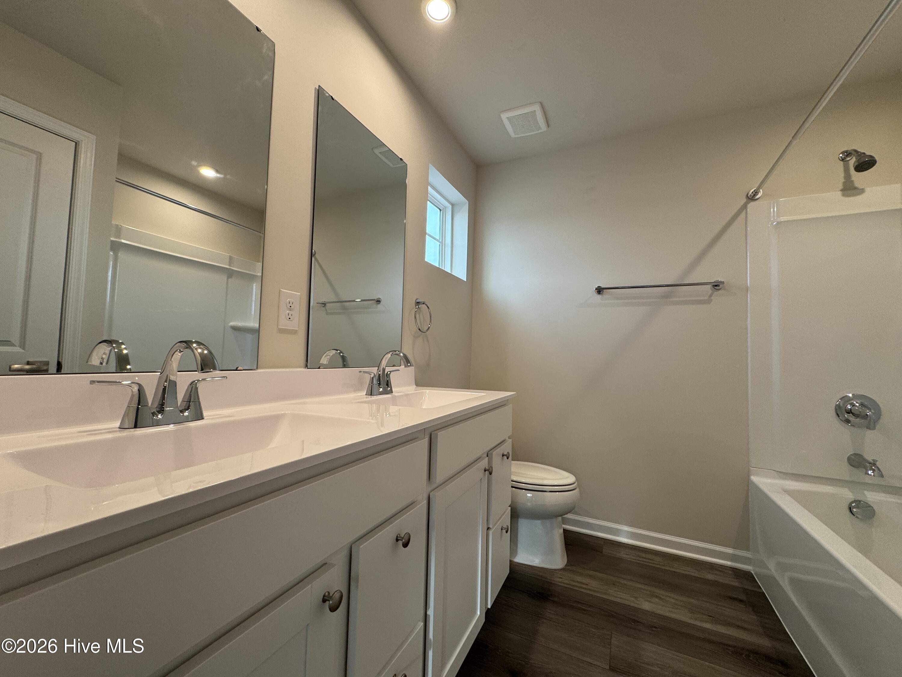 100547692 | Photo 14