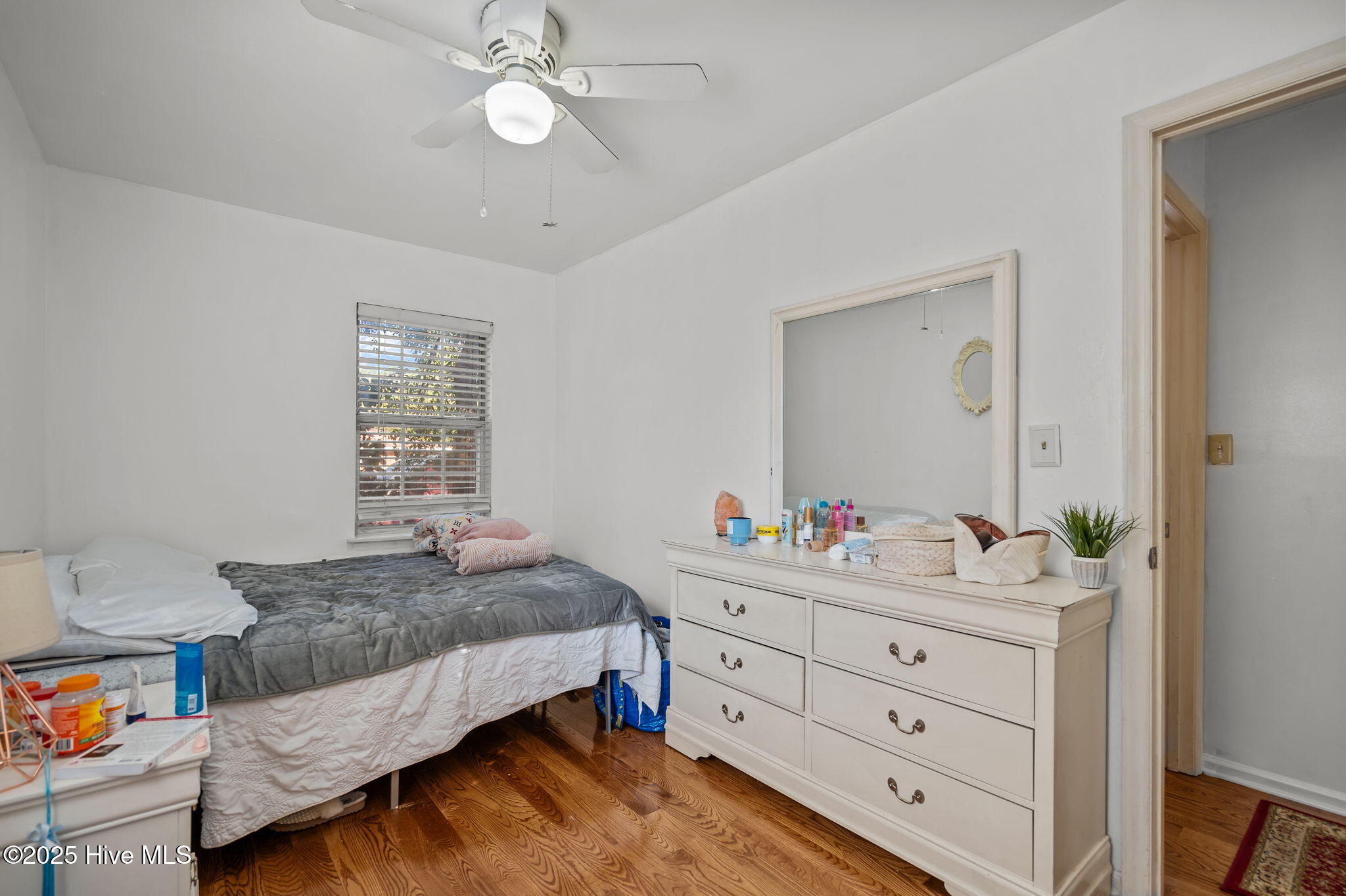 100461755 | Photo 33