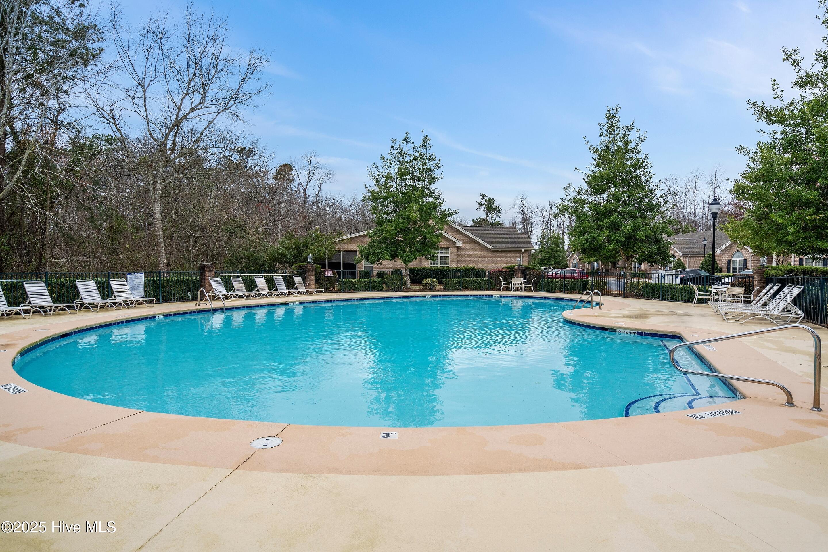 100540671 | Photo 41