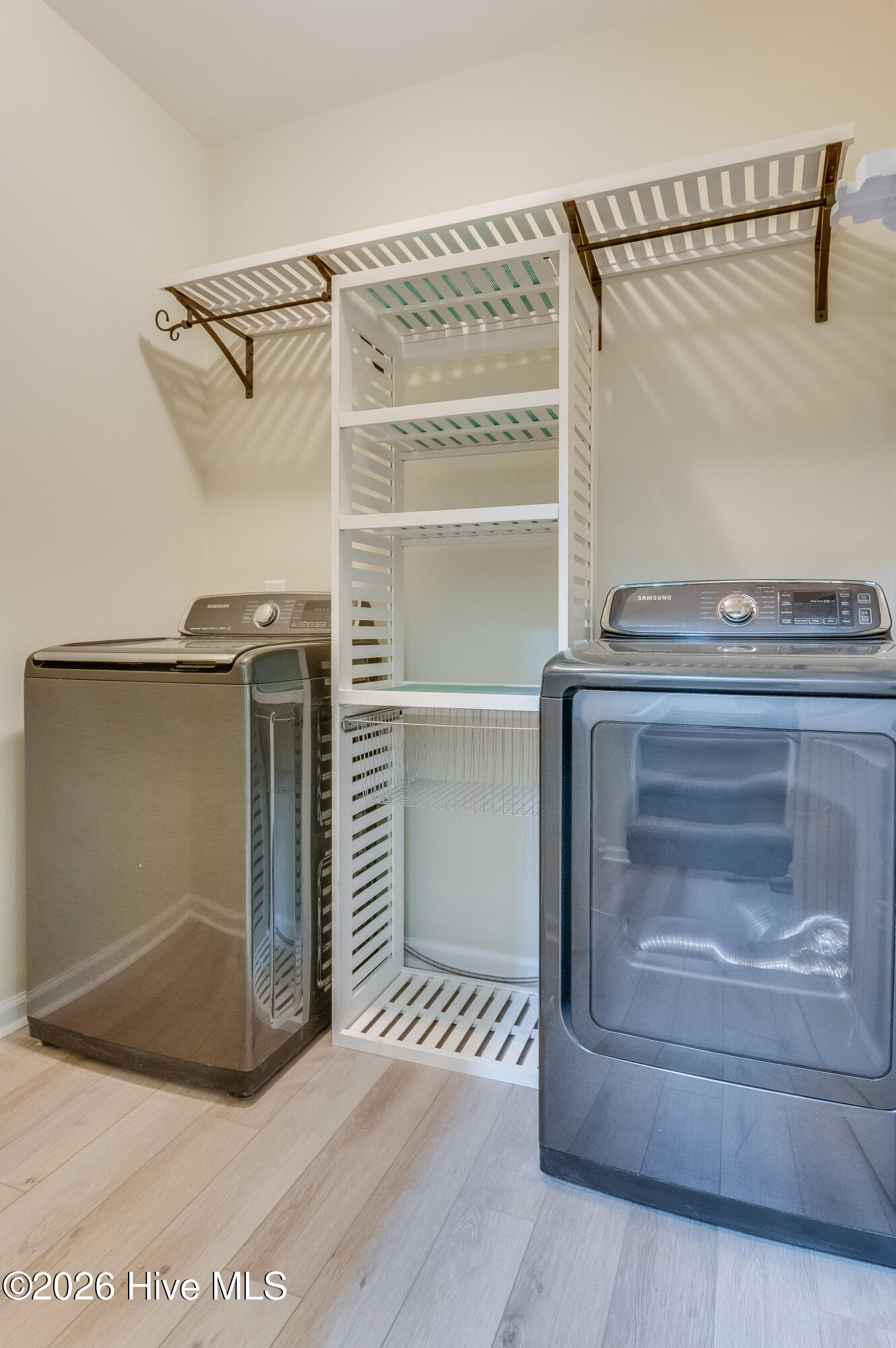 100545678 | Photo 27