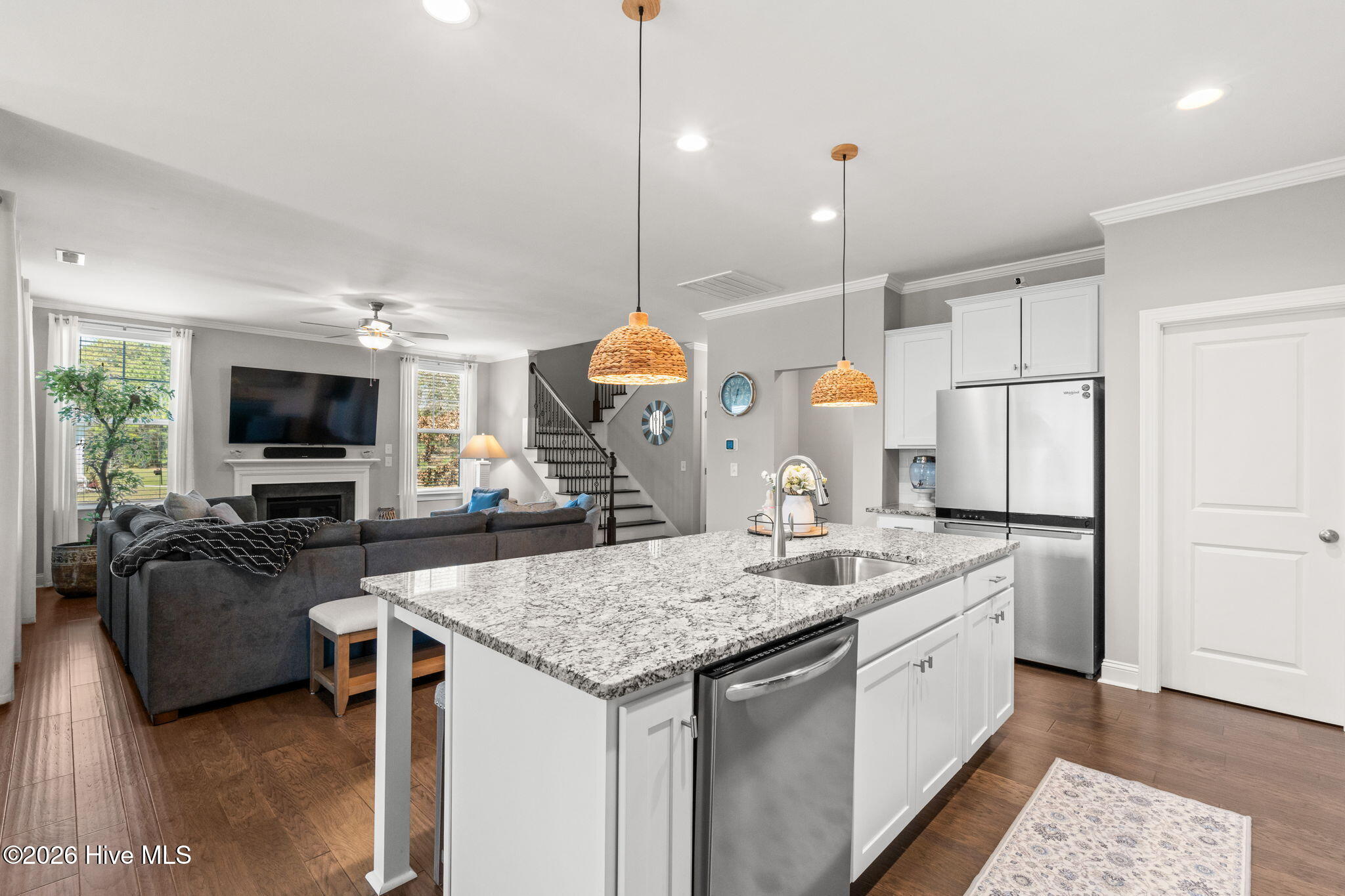 100561816 | Photo 15