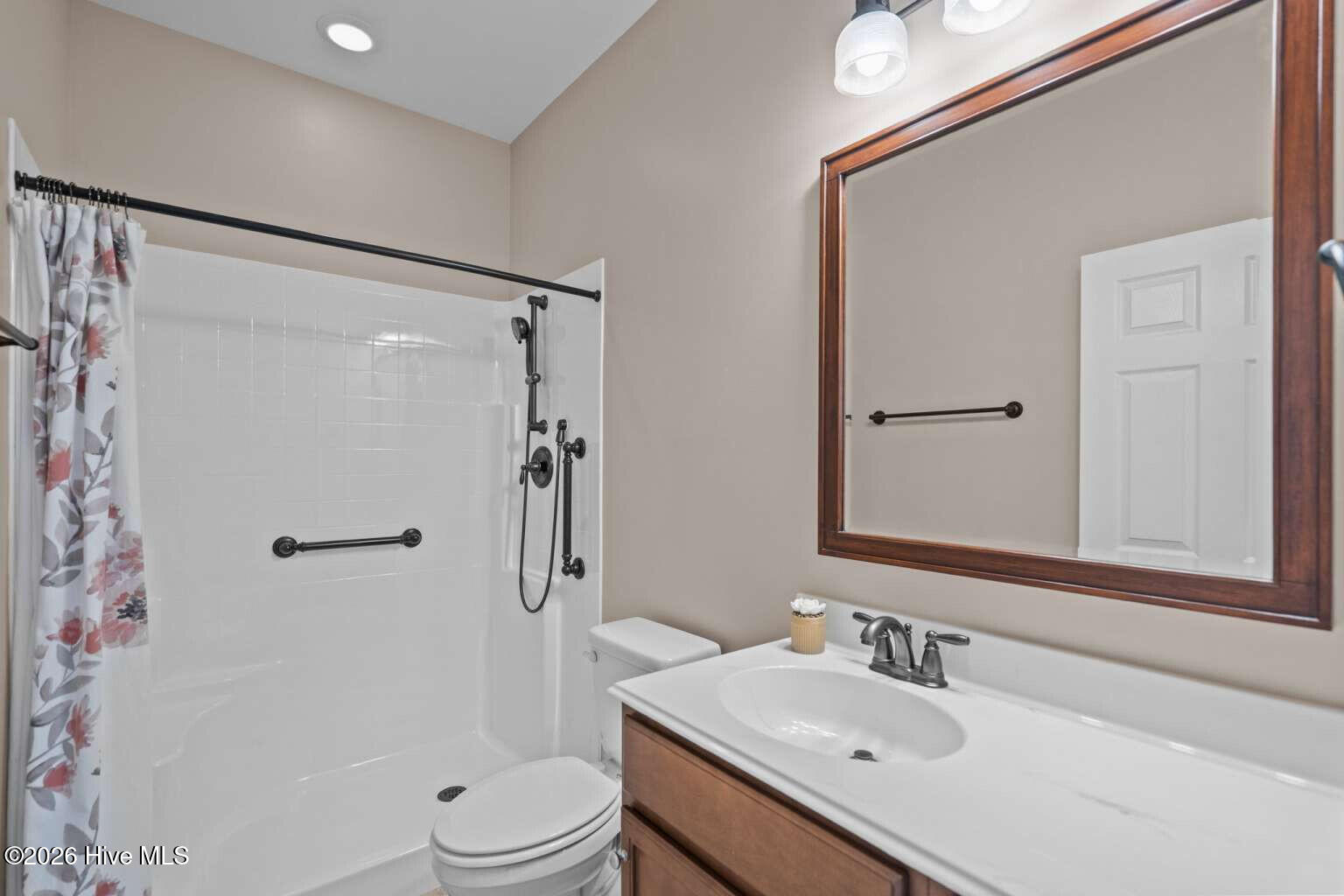 100553422 | Photo 30