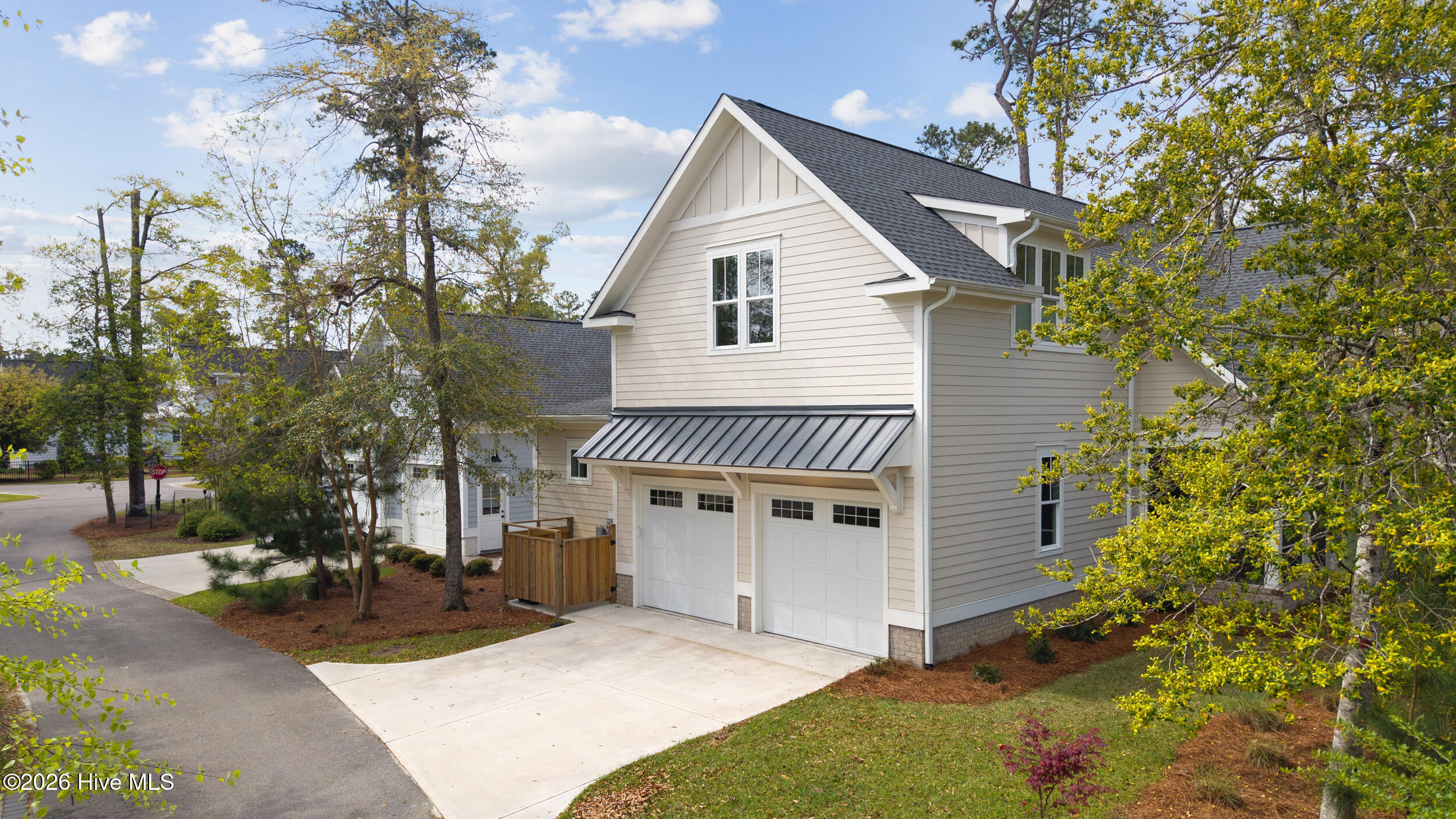 100566937 | Photo 69