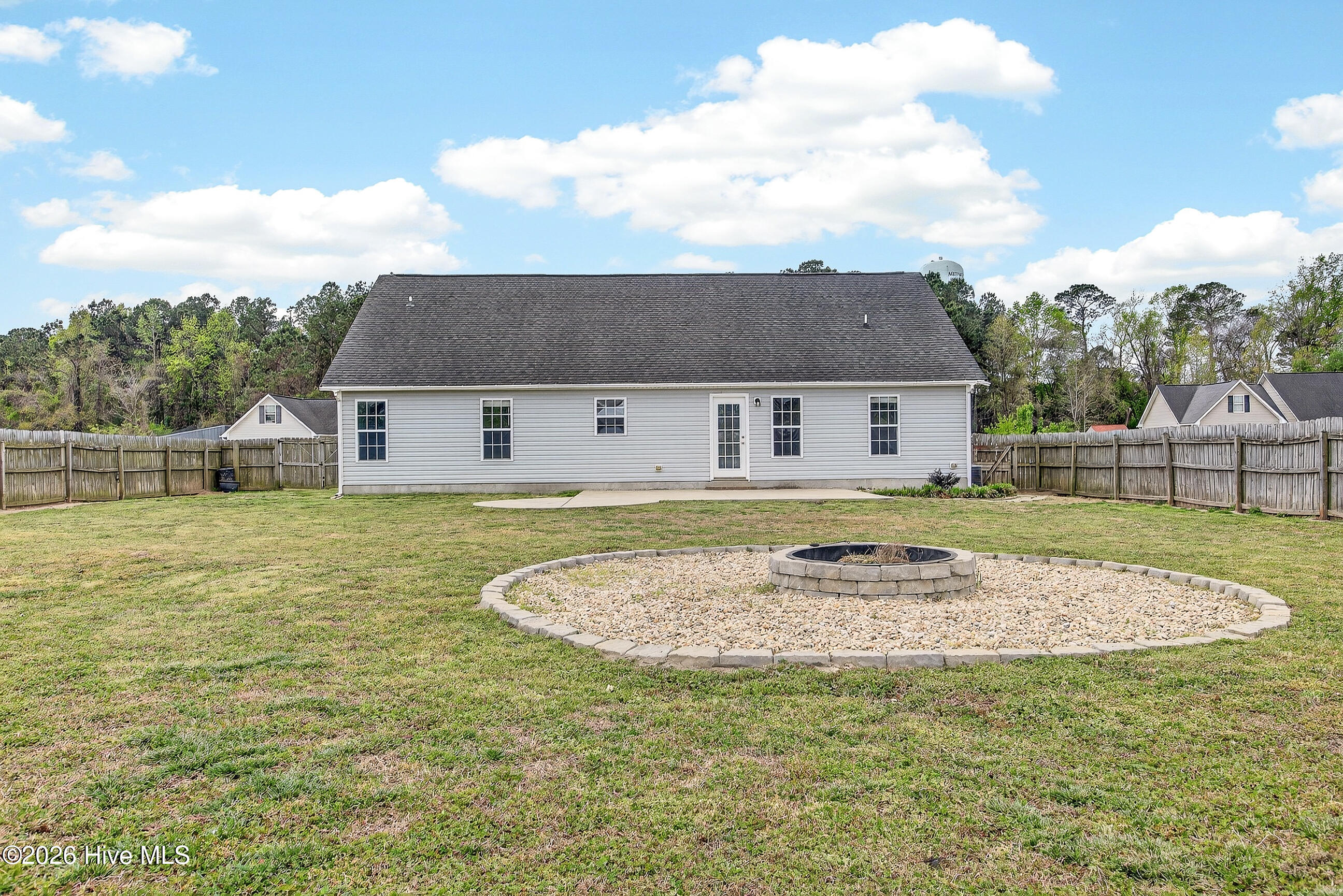 100563999 | Photo 29