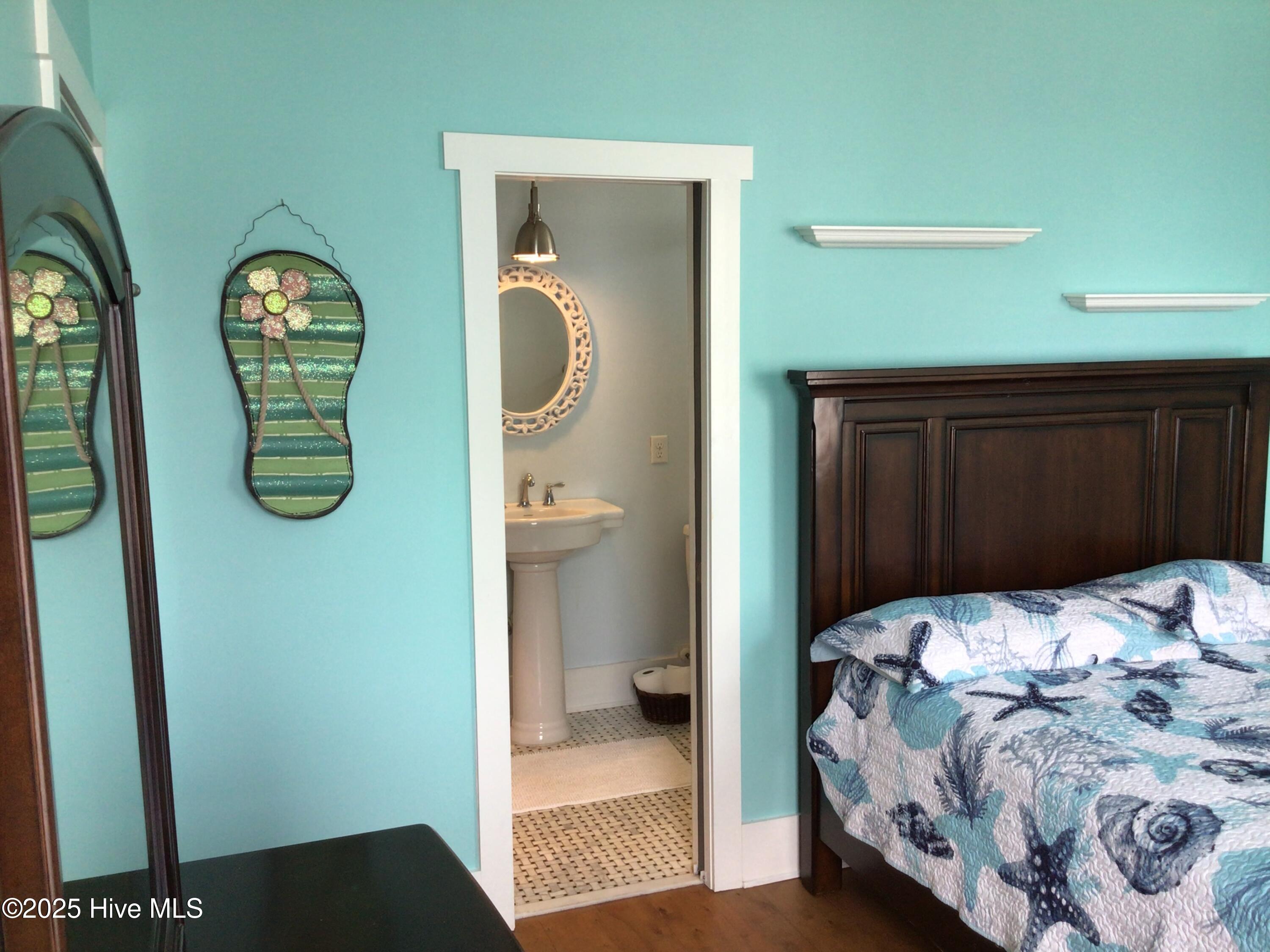 100508698 | Photo 22