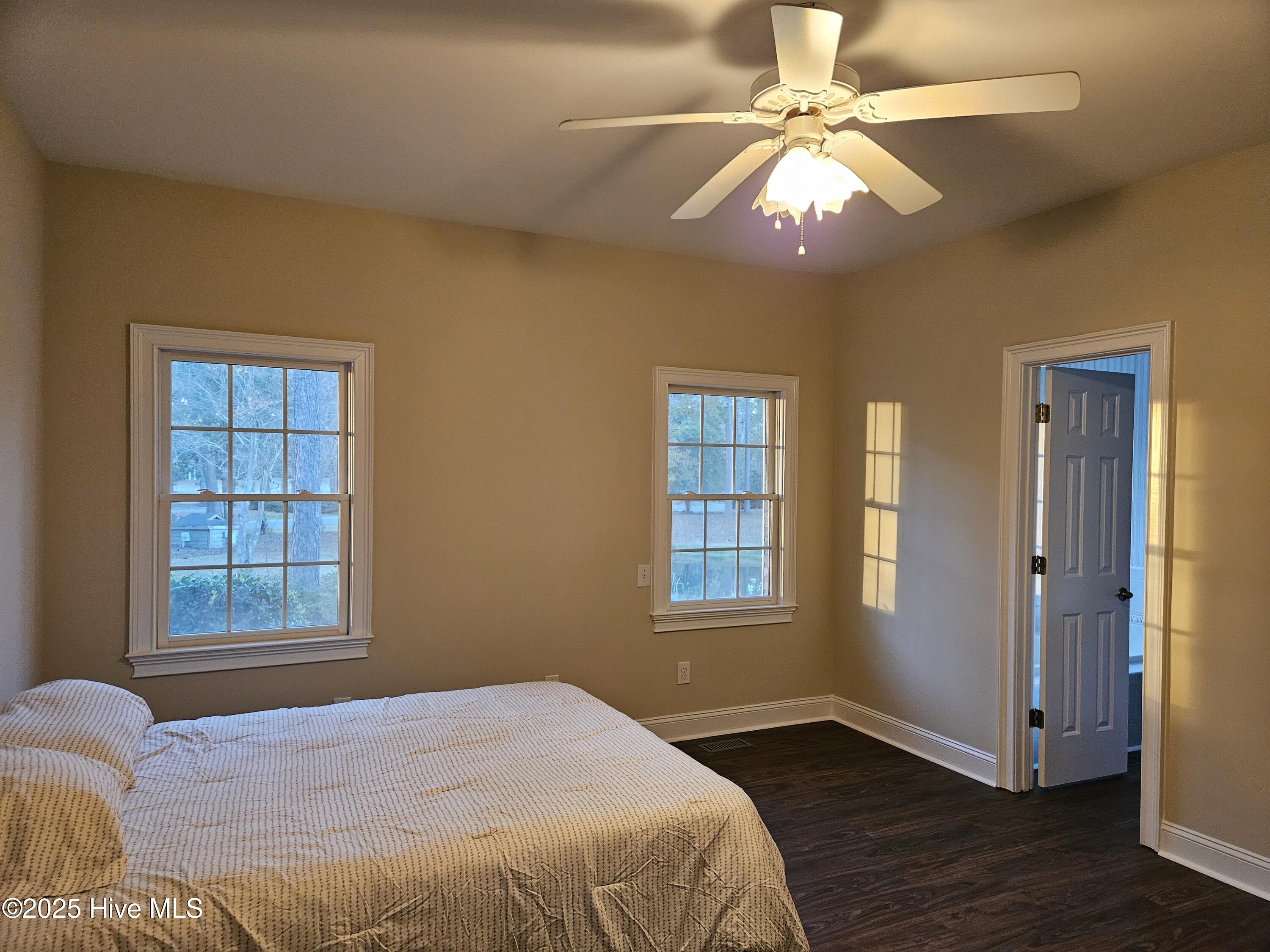 100545247 | Photo 21