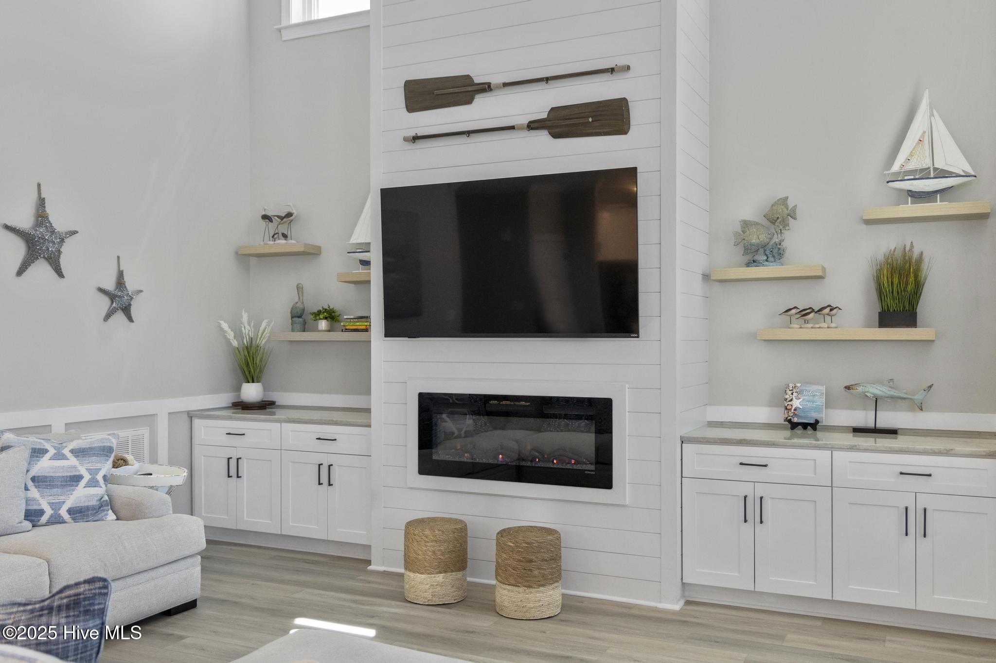 100498543 | Photo 76