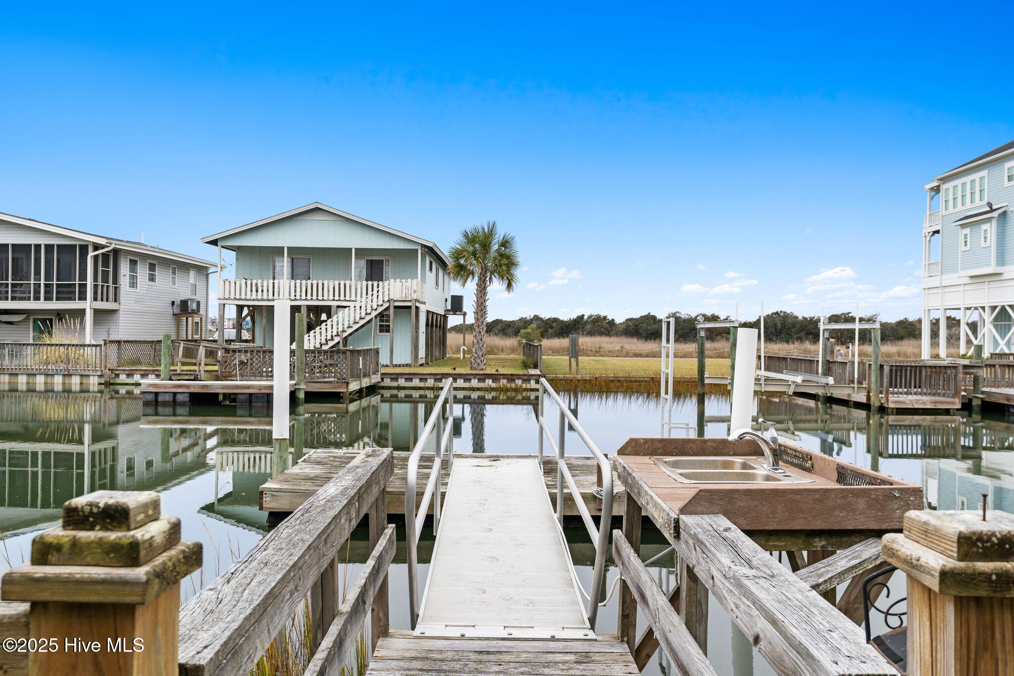 100544859 | Photo 44