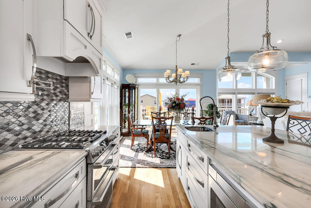 100564206 | Photo 40