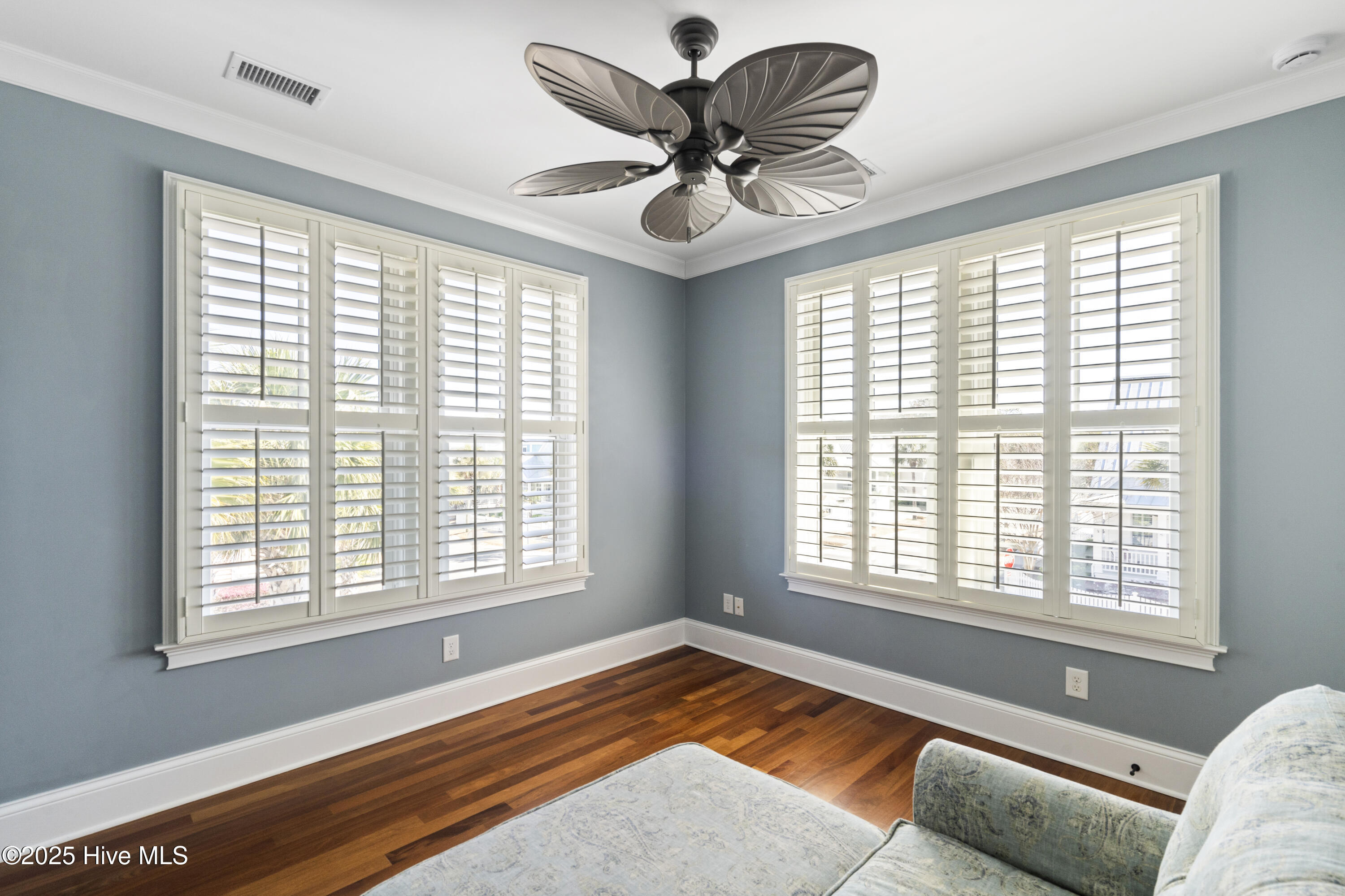 100498817 | Photo 42