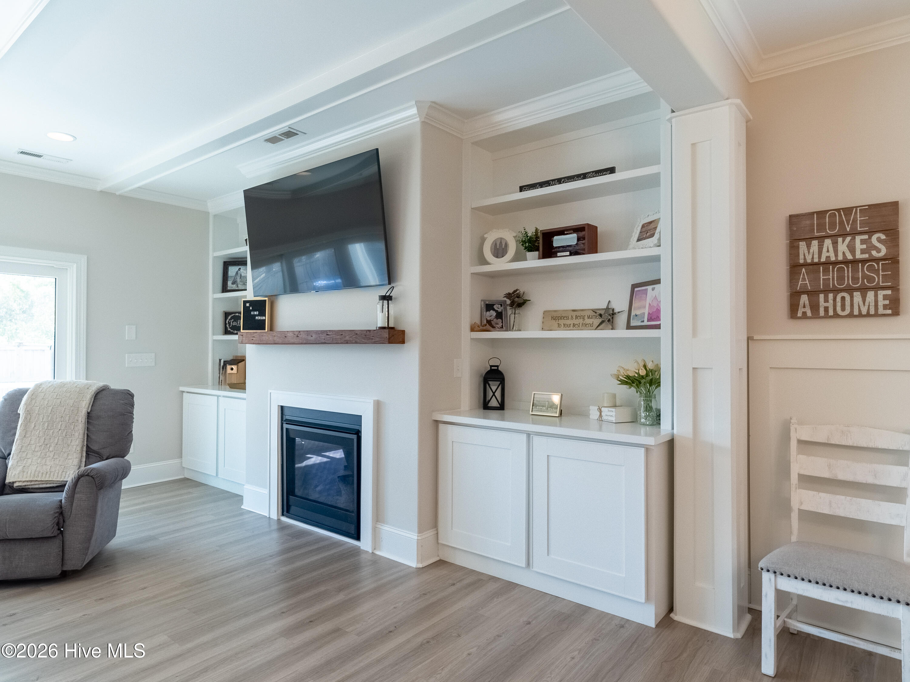 100549108 | Photo 18