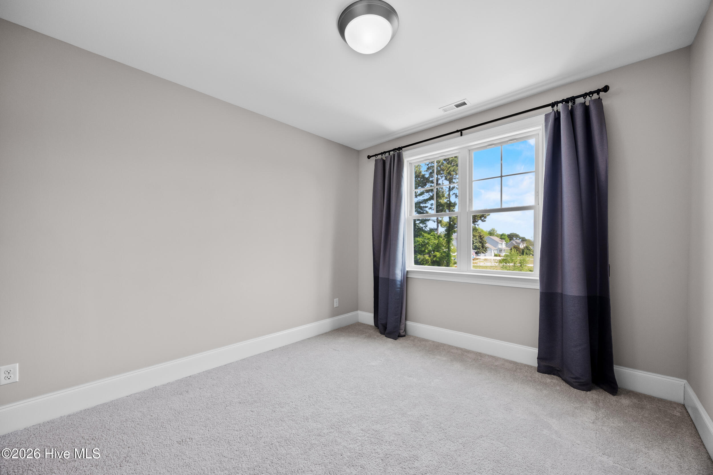 100567603 | Photo 37