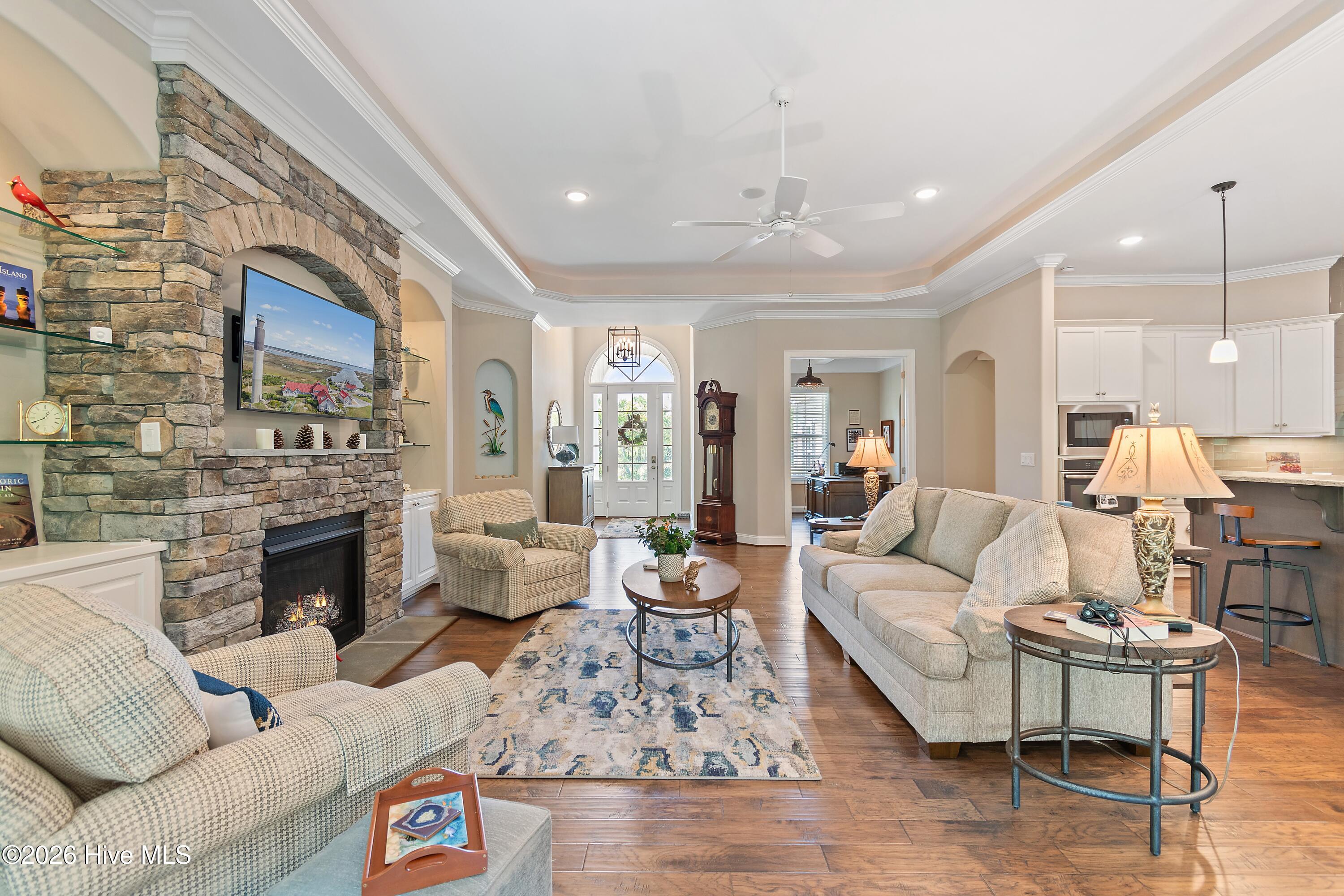 100568990 | Photo 17