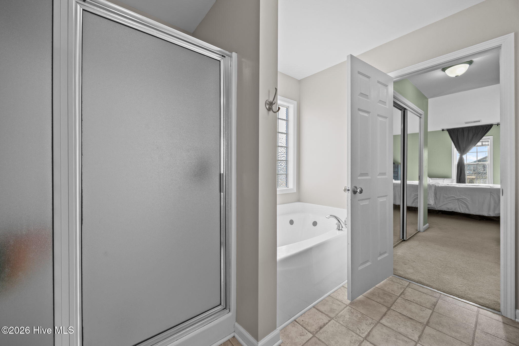 100550928 | Photo 22