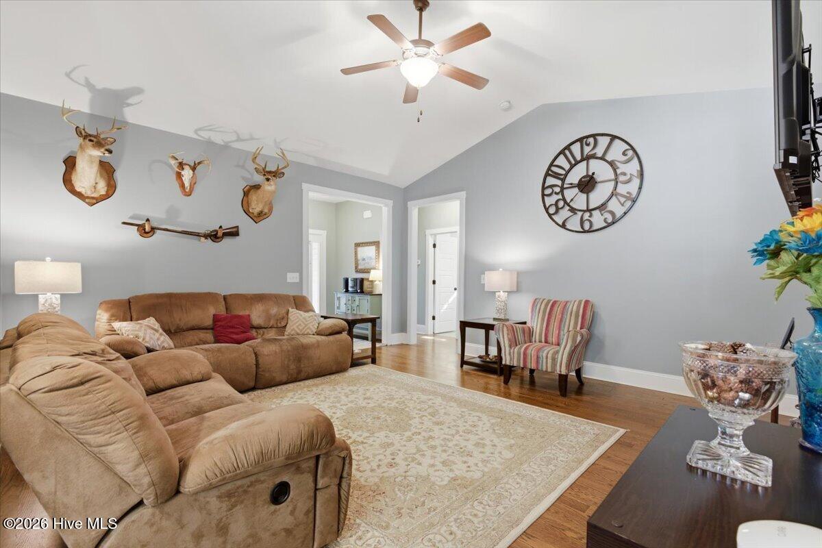 100568053 | Photo 13