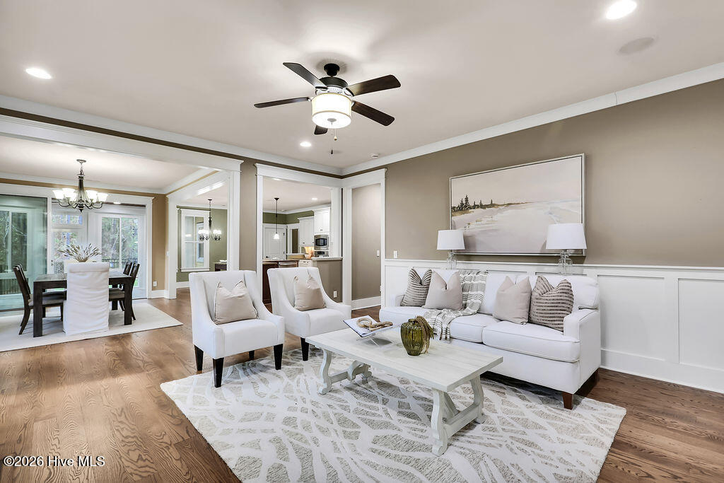 100548295 | Photo 15