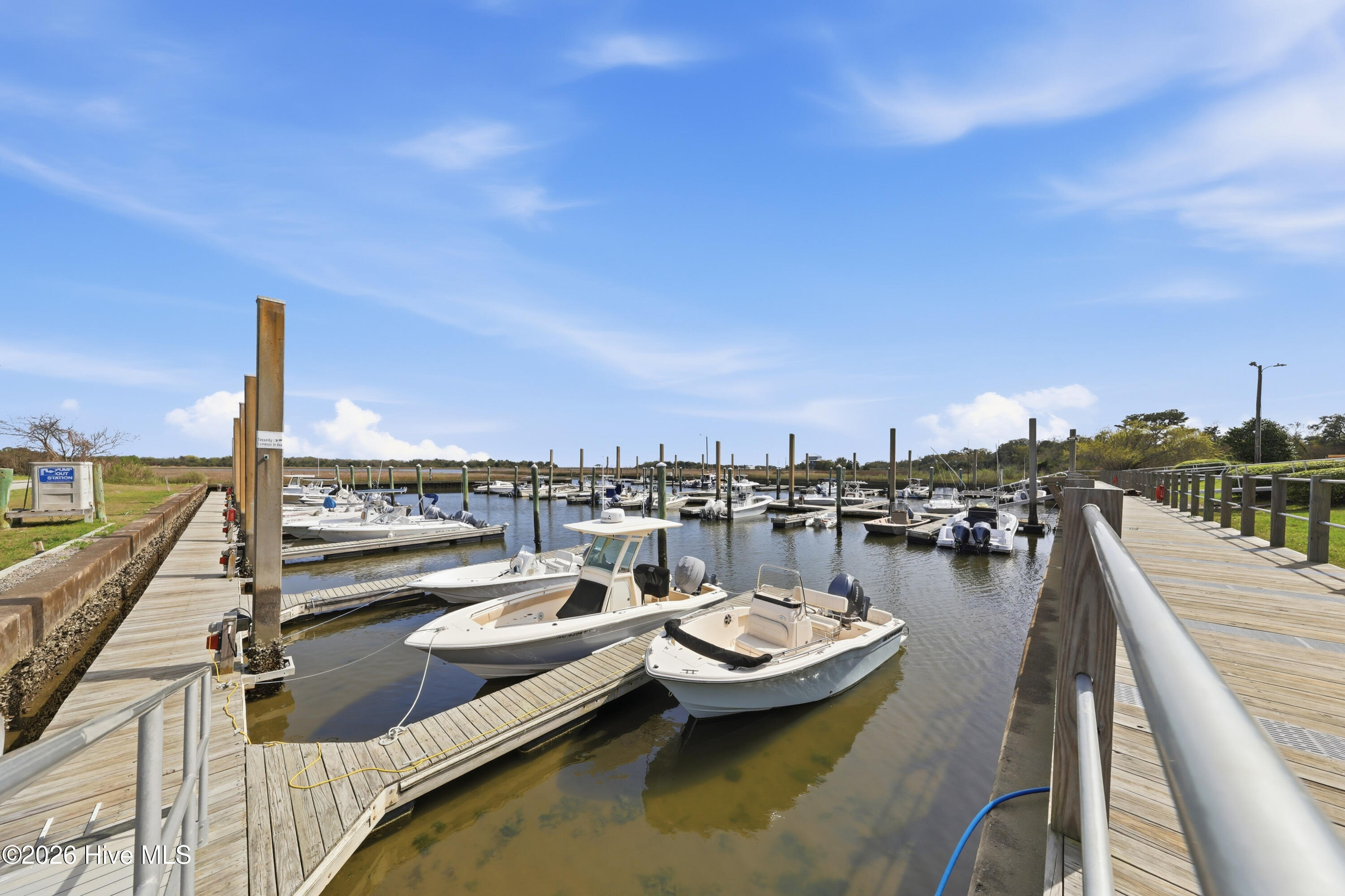 100561627 | Photo 47