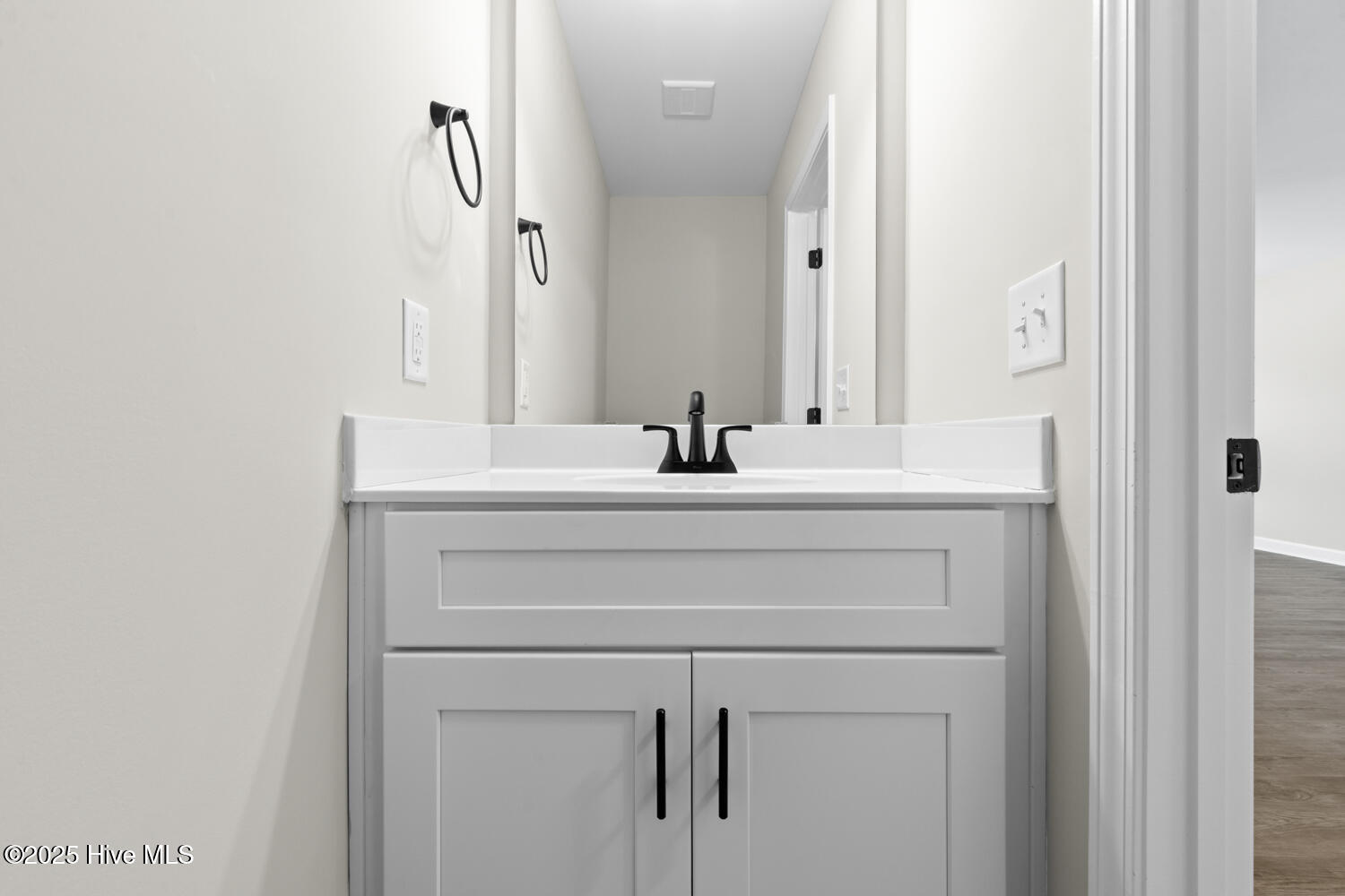 100539623 | Photo 15