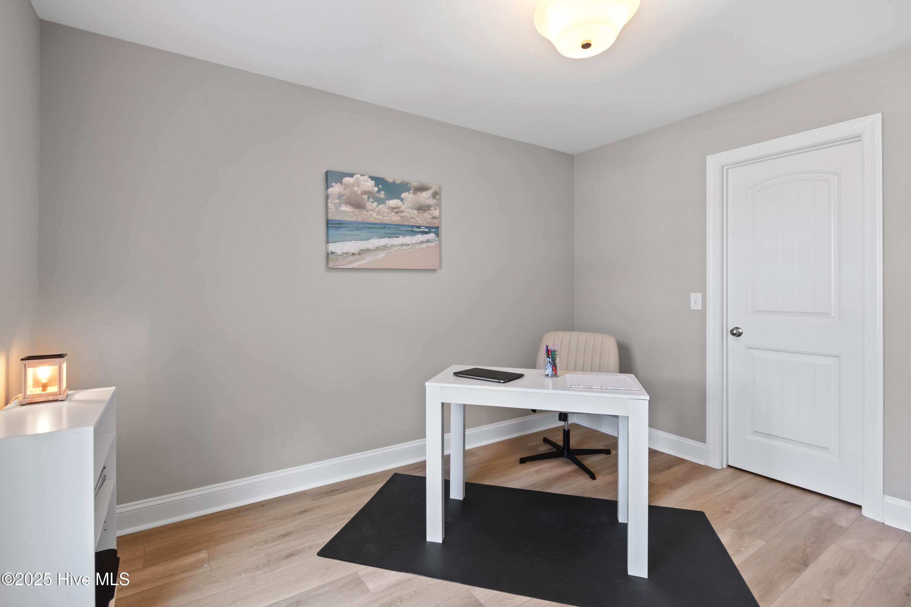 100530702 | Photo 29