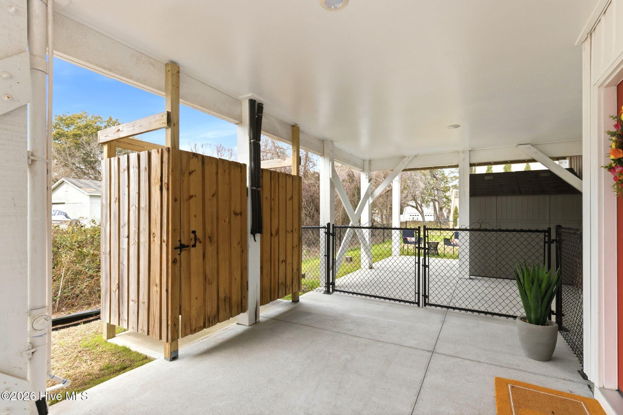 100556954 | Photo 43