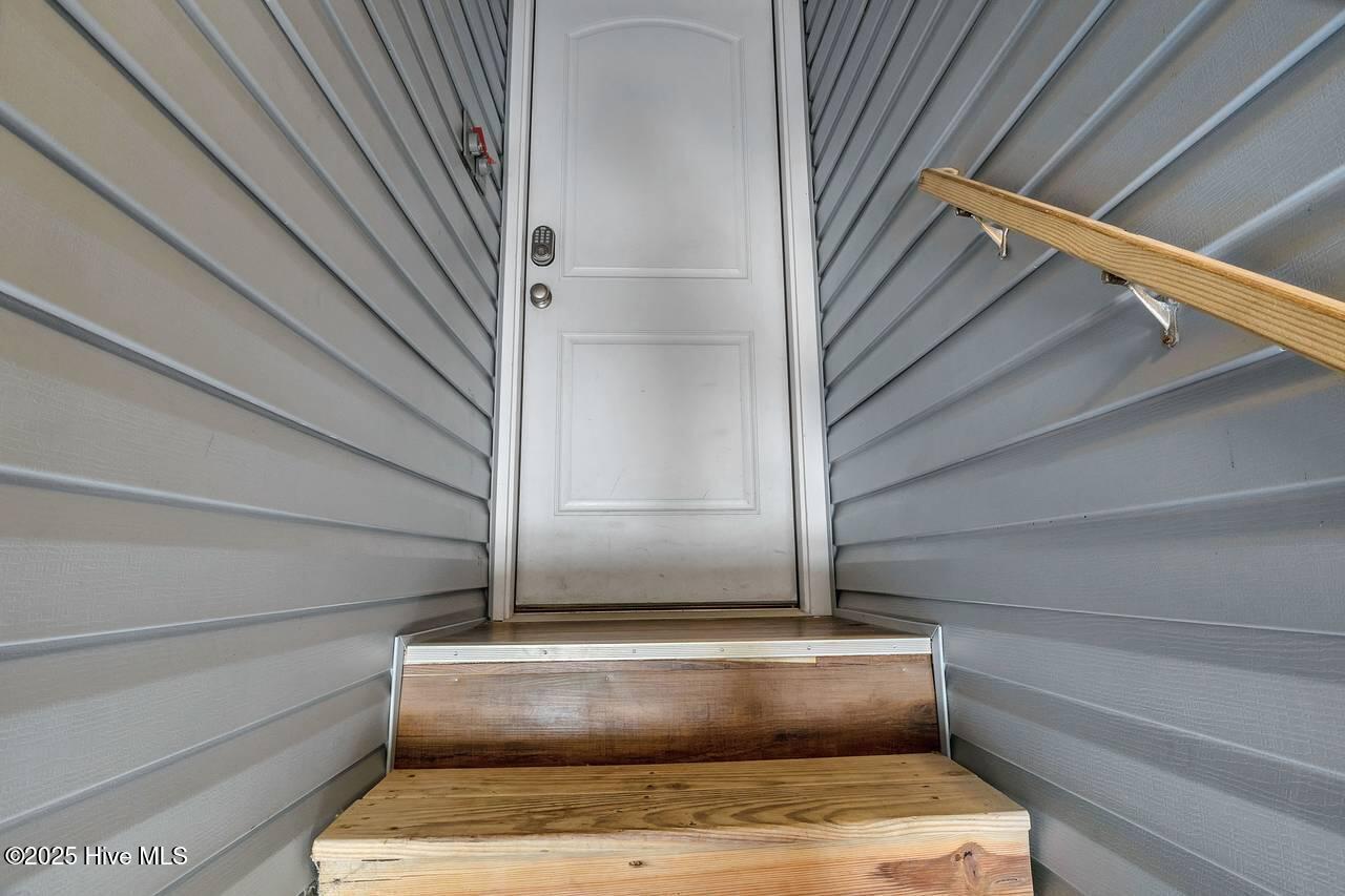 100543948 | Photo 62