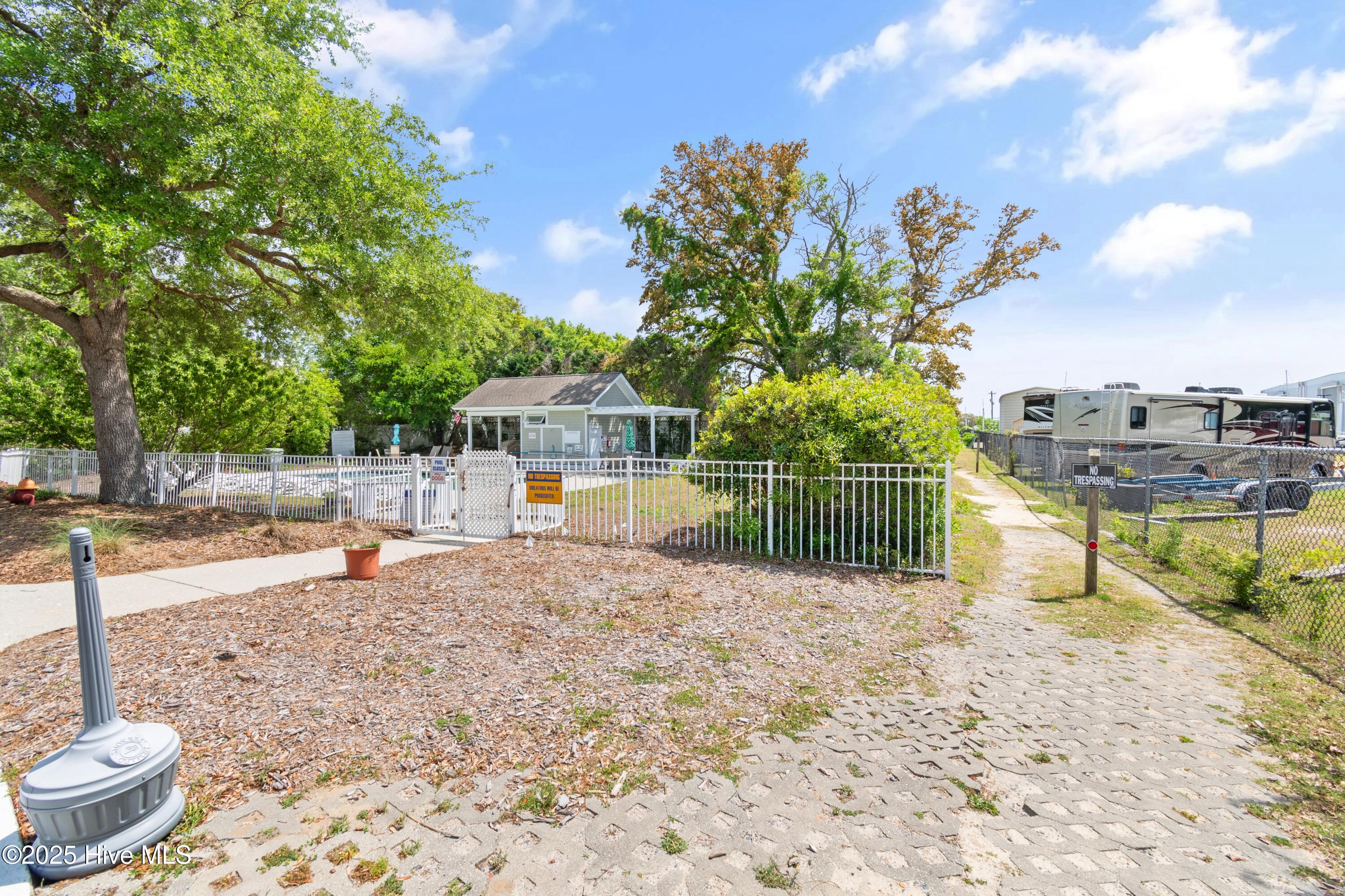 100502983 | Photo 39