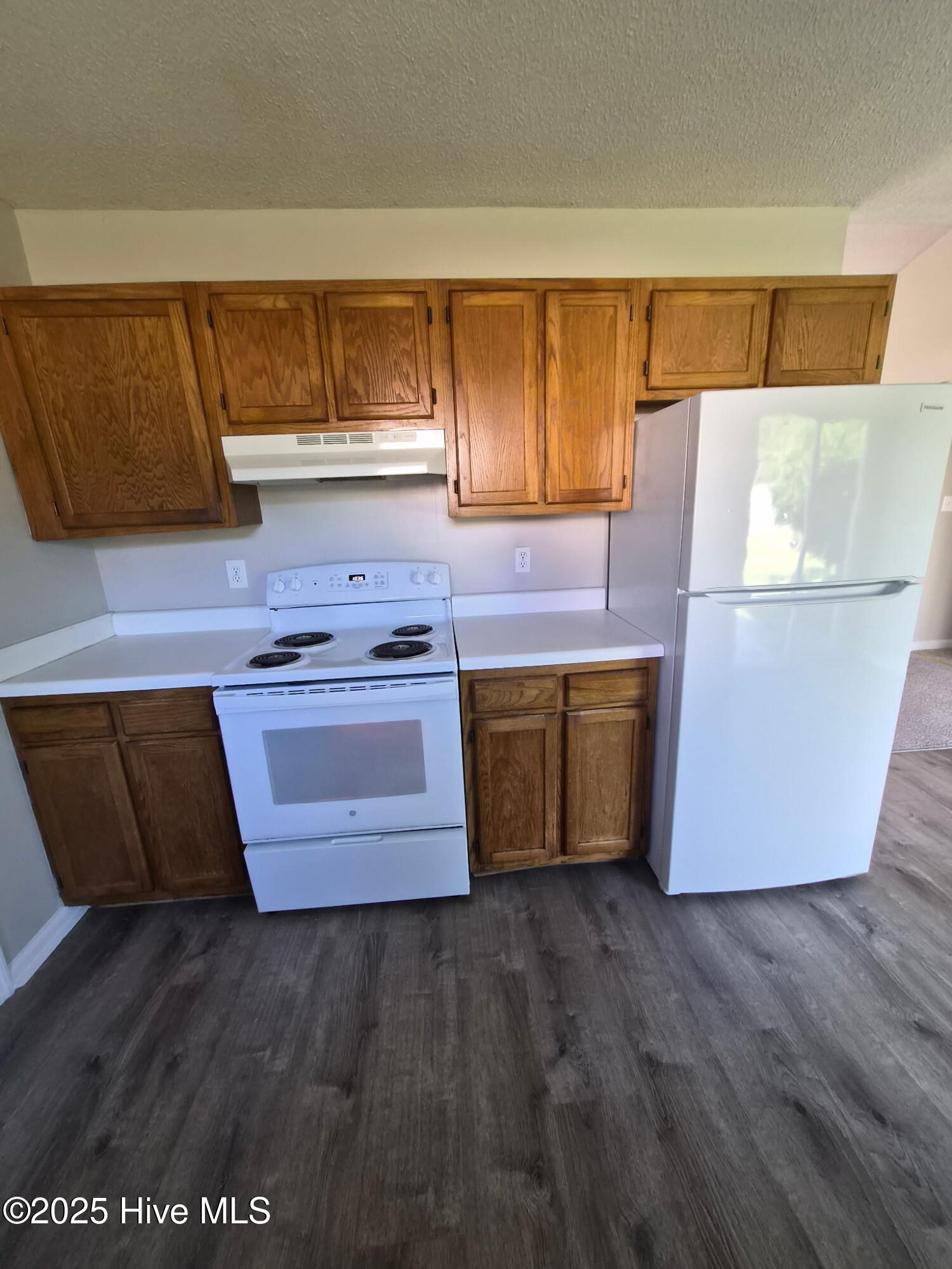 1752773892698407657 2