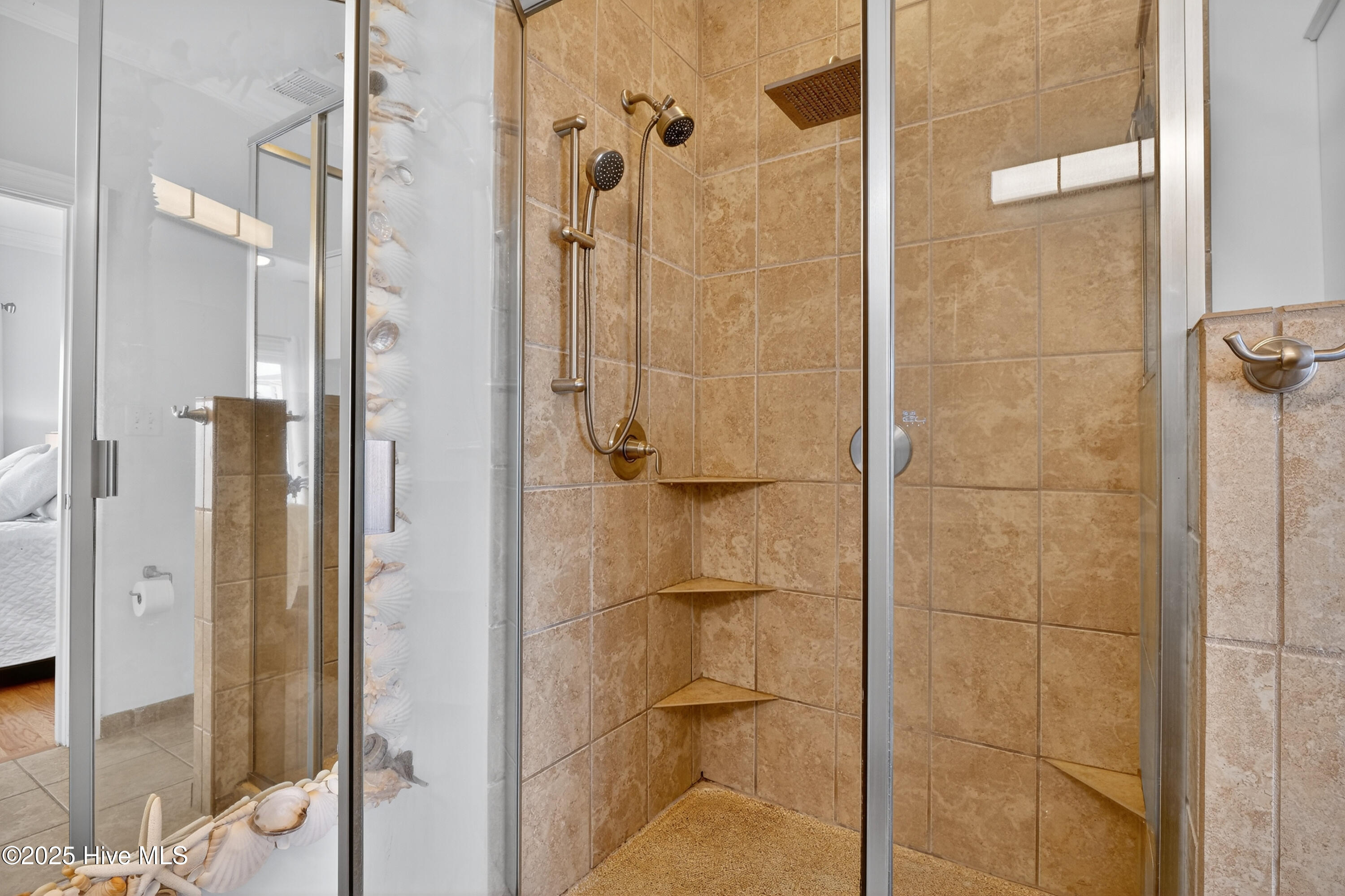 100524074 | Photo 34