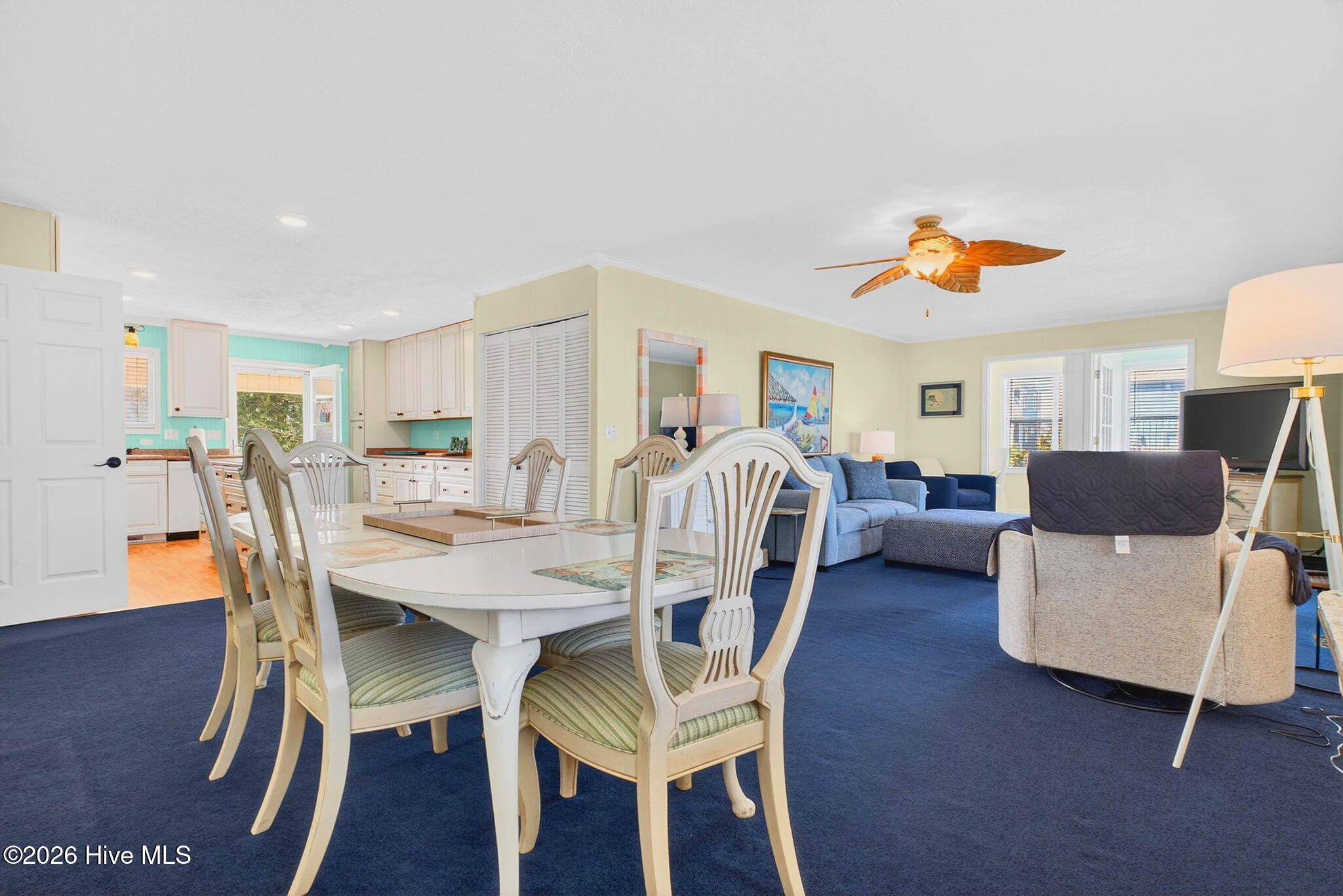 100564283 | Photo 14