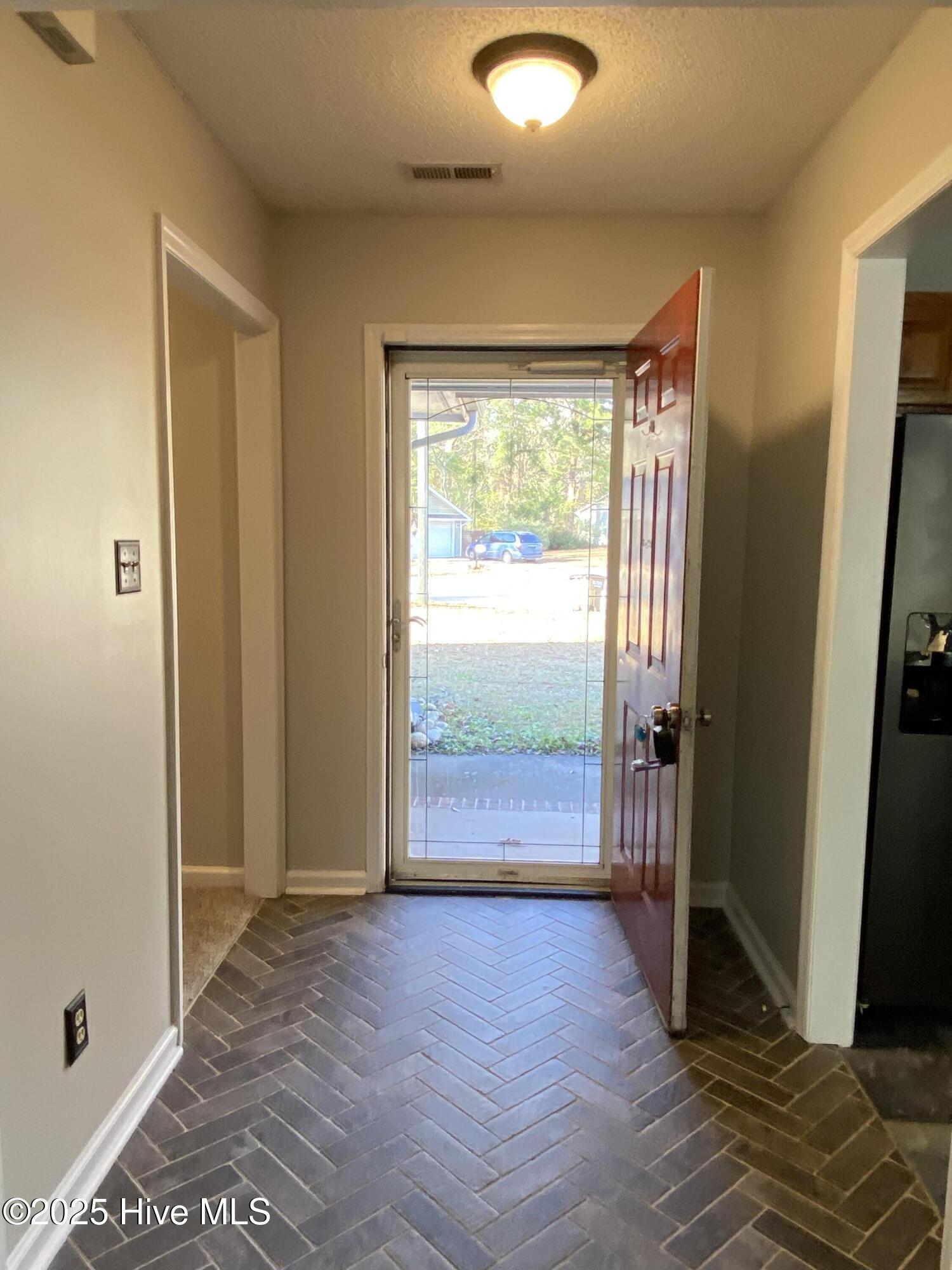 100545047 | Photo 12