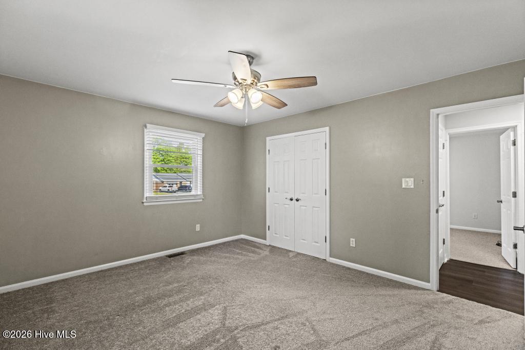 100570465 | Photo 43