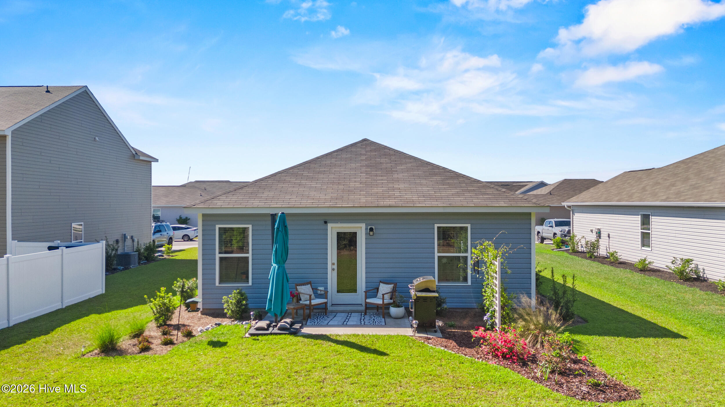 100567643 | Photo 47