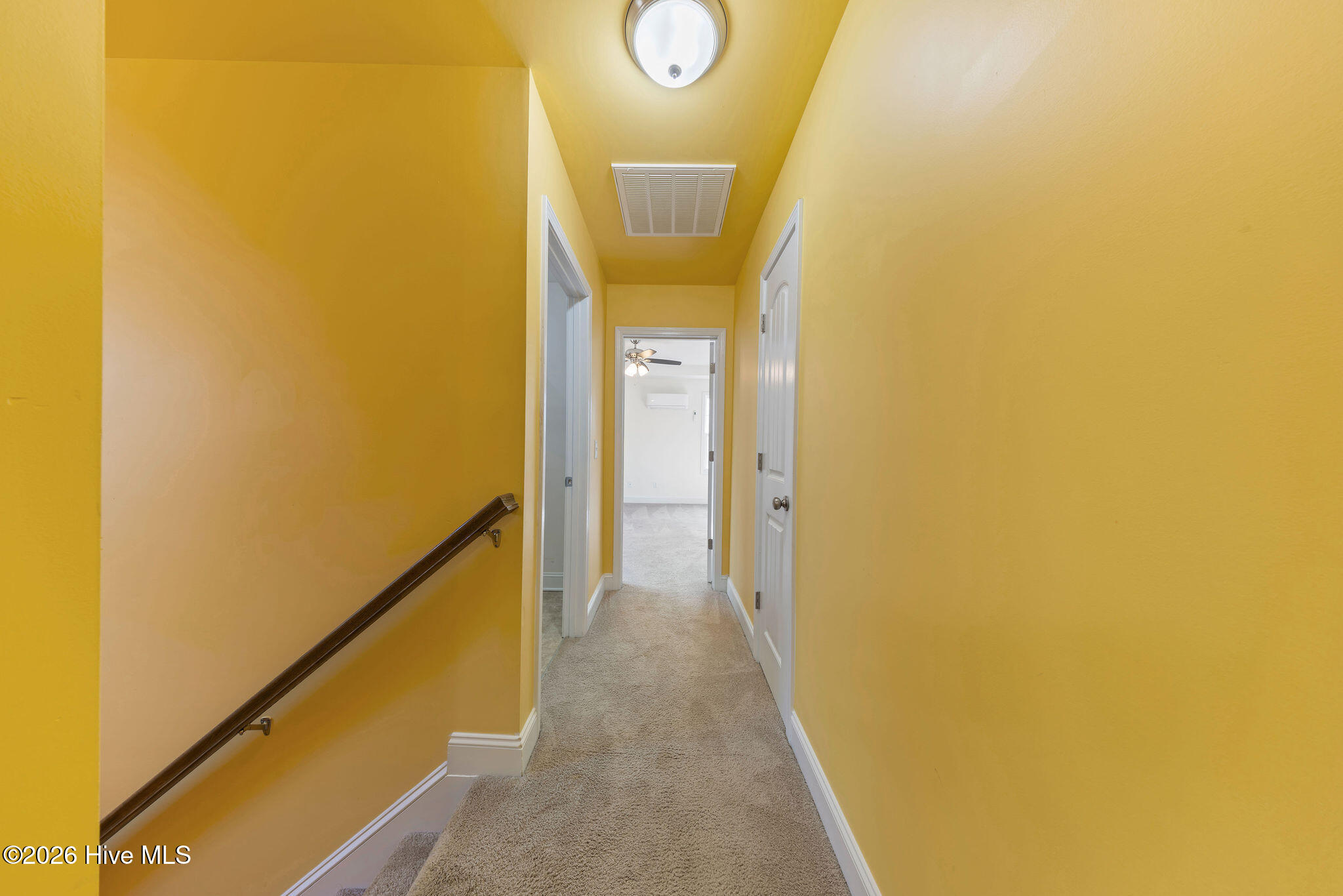 100548283 | Photo 14