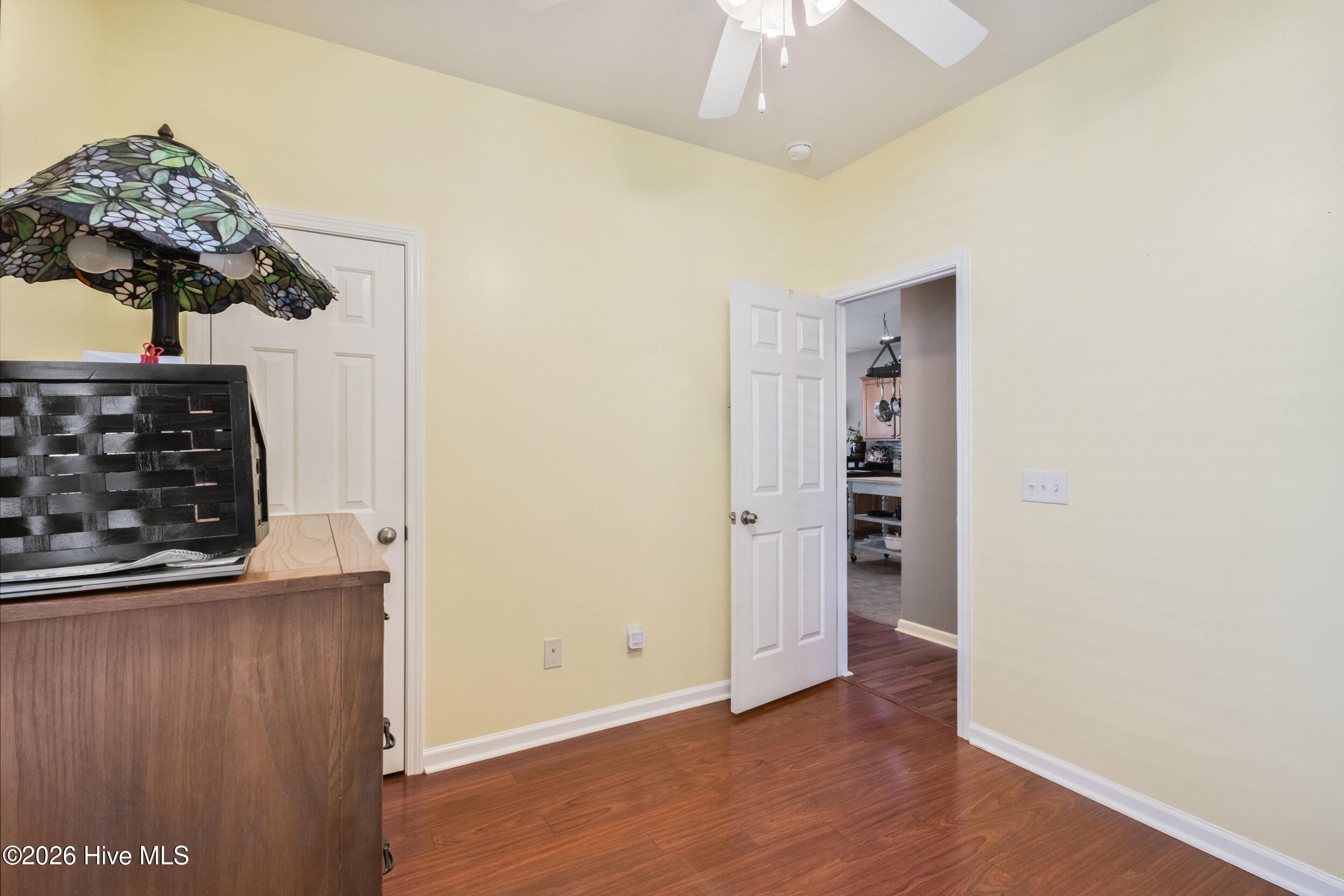 100565406 | Photo 30