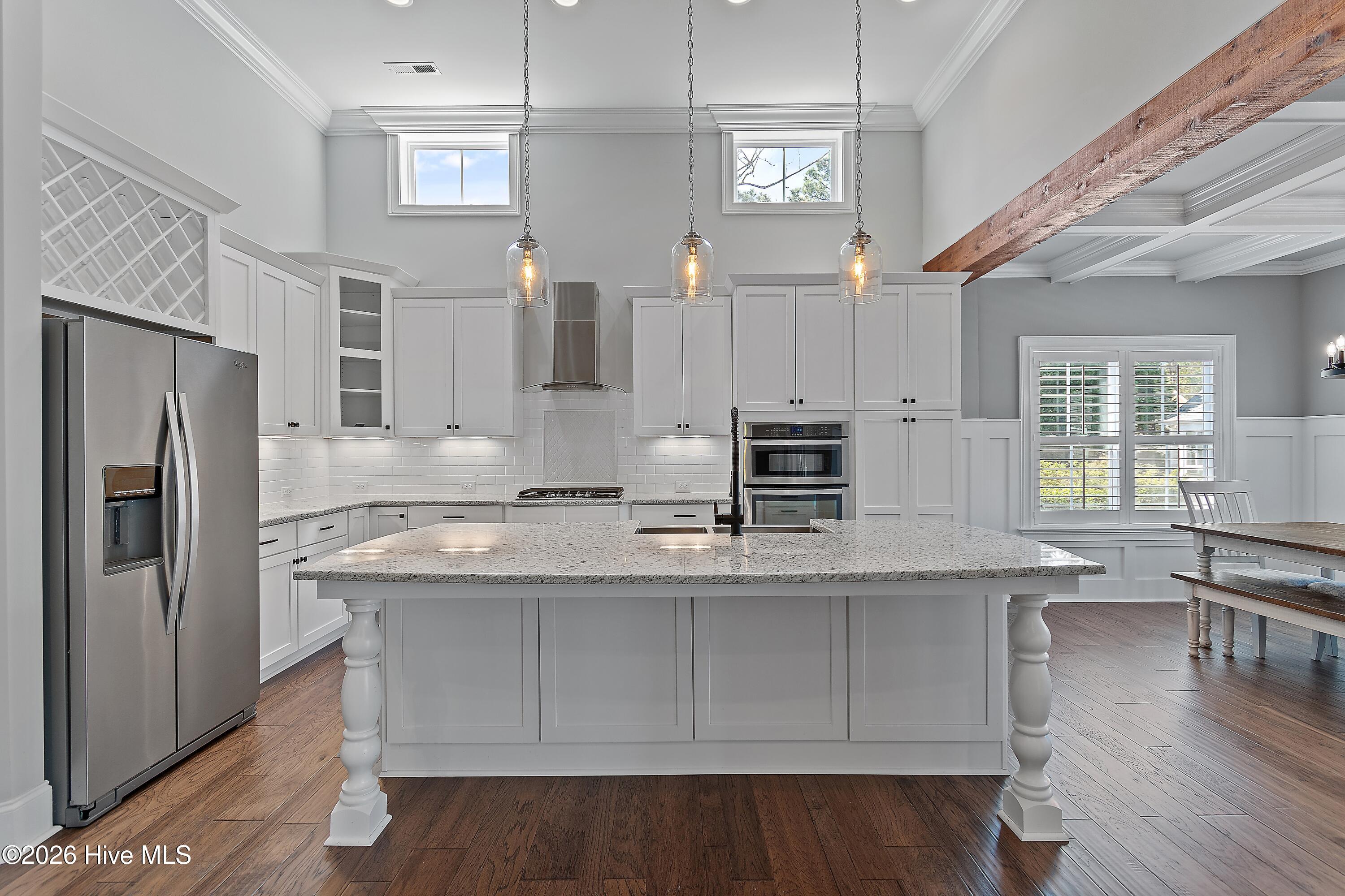 100564386 | Photo 19