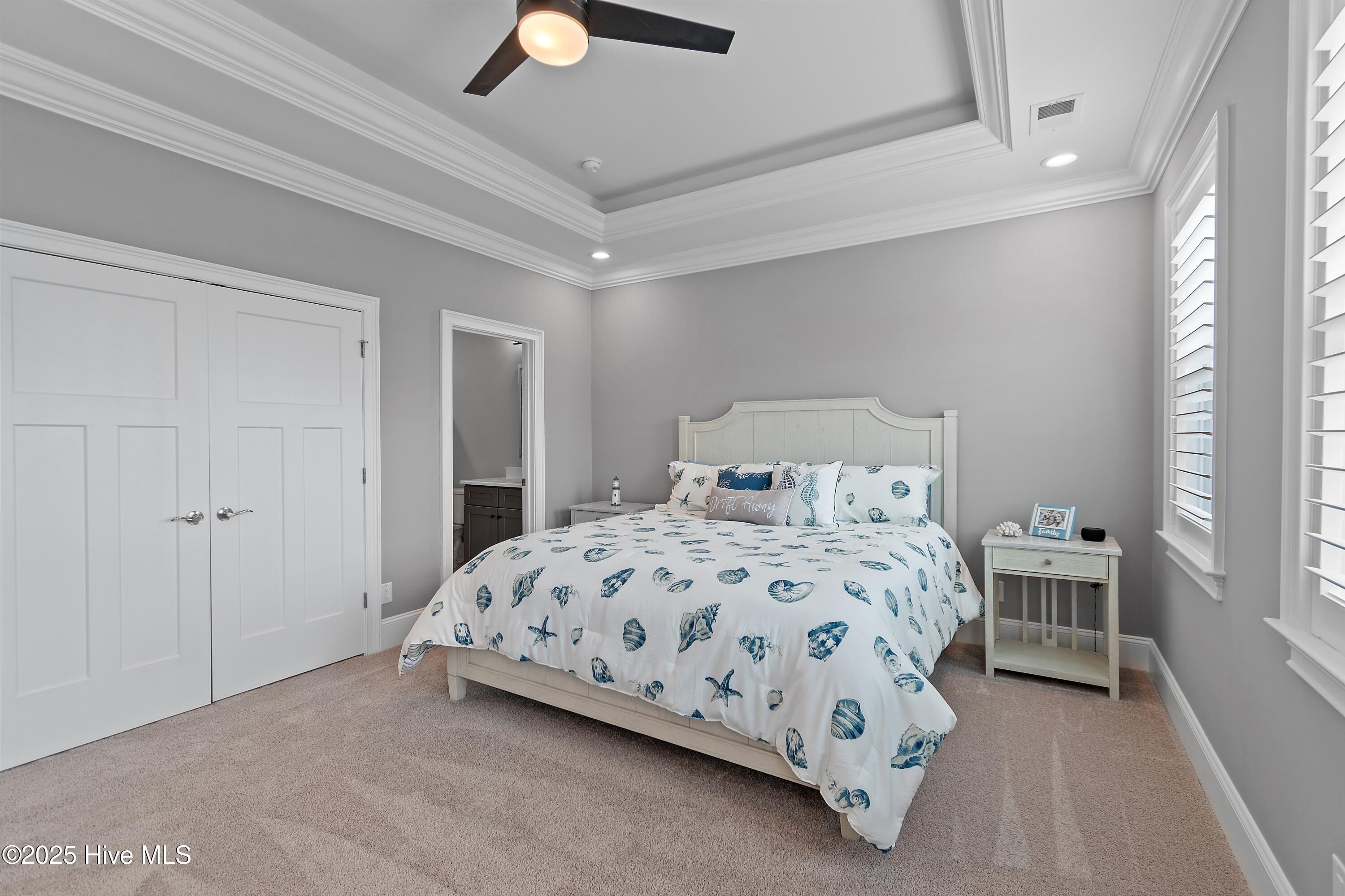 100551206 | Photo 39