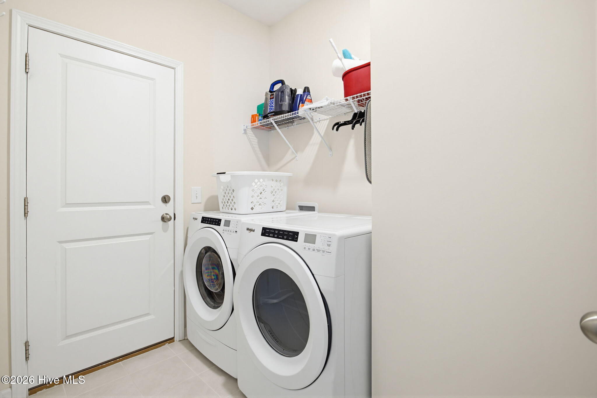 100569324 | Photo 21