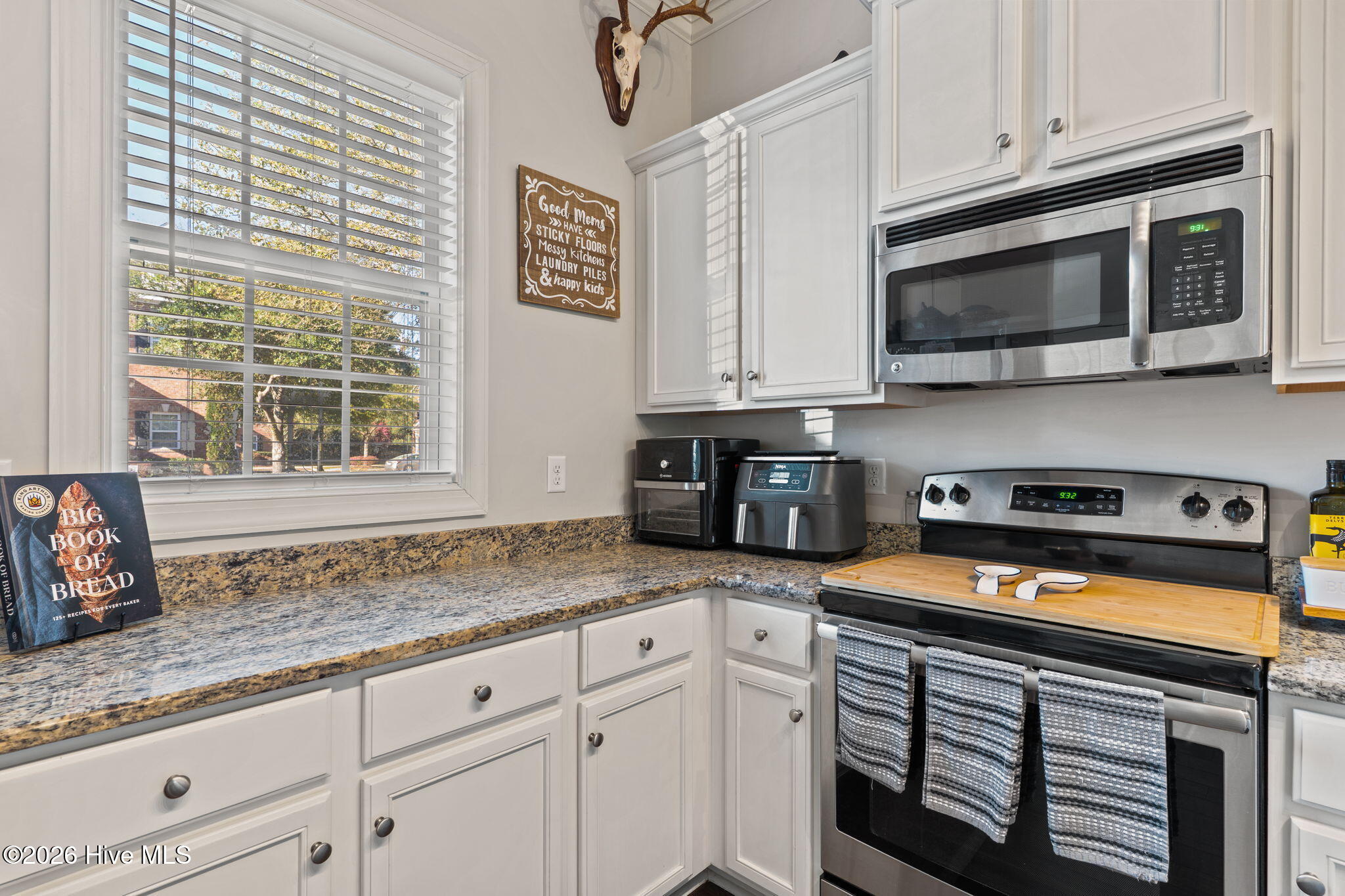 100561470 | Photo 11